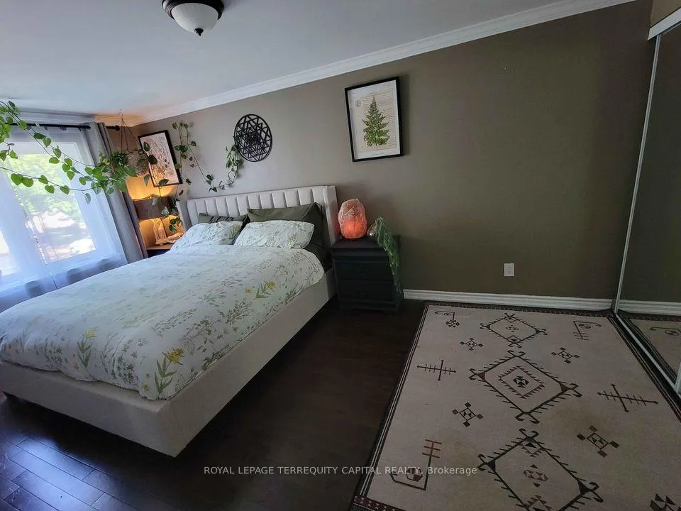 Photo 22 of Unit Upper, 20 Mowat Crescent, Barrie, Letitia Heights — HOMEH