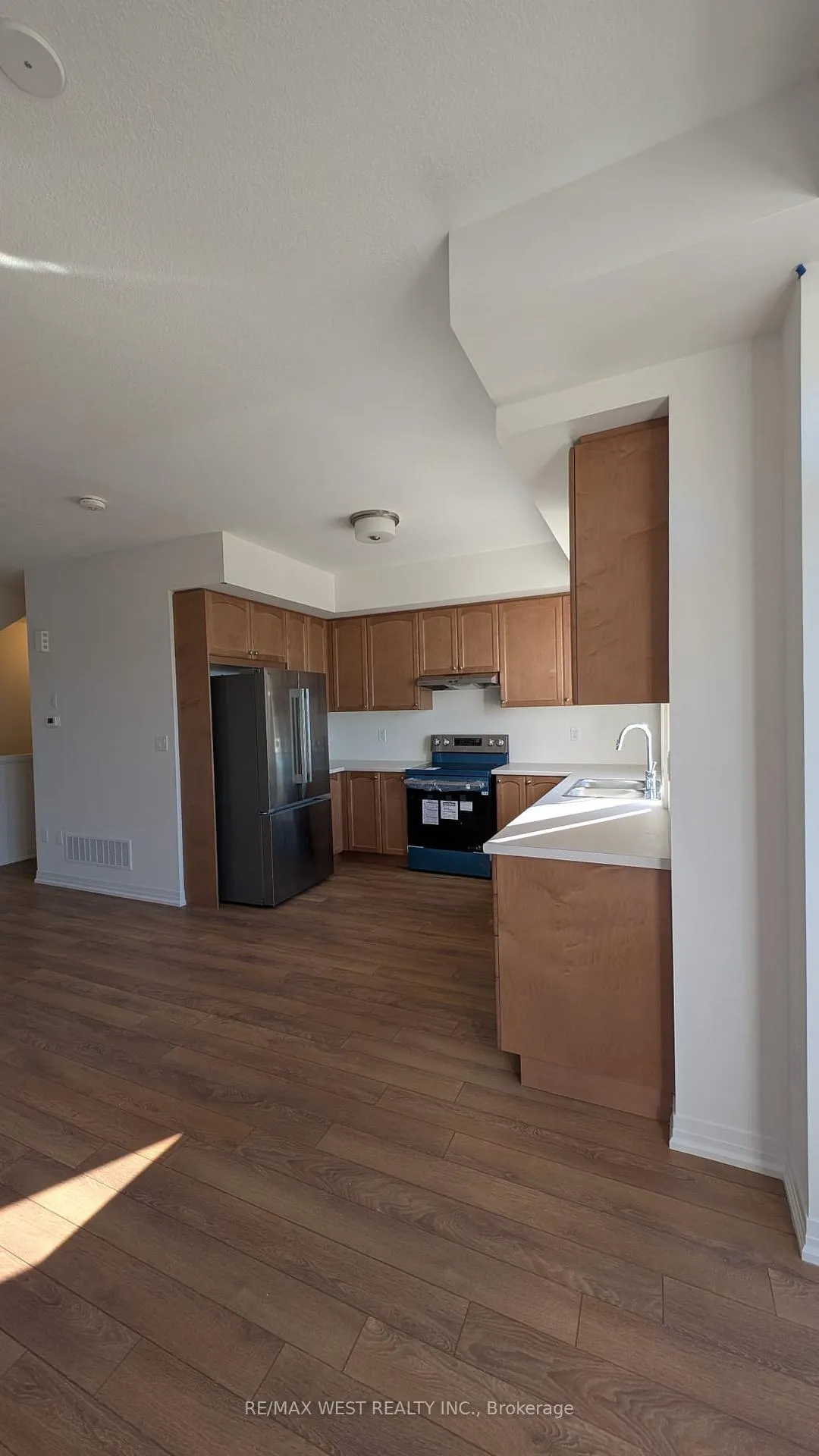Photo 2 of Unit 30, 660 Colborne Street W, Brantford — HOMEH