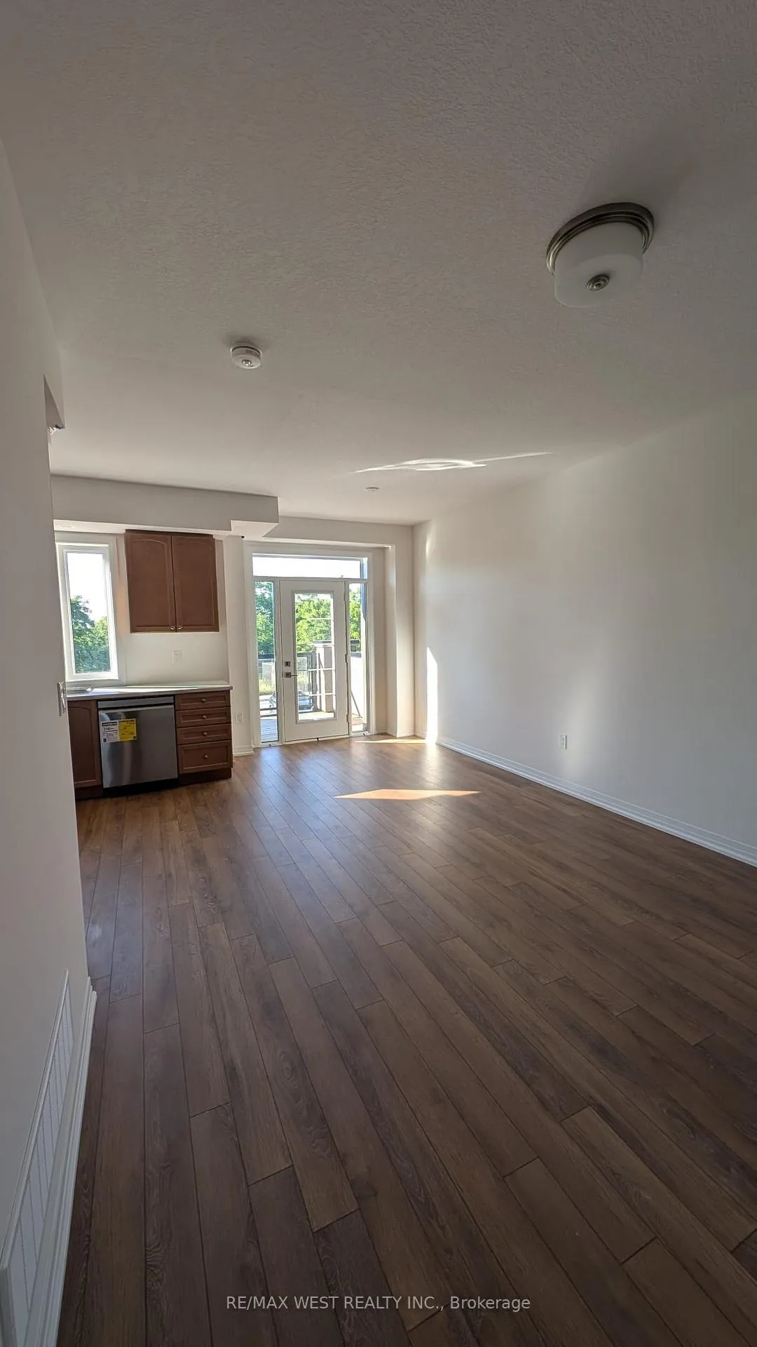 Photo 4 of Unit 30, 660 Colborne Street W, Brantford — HOMEH