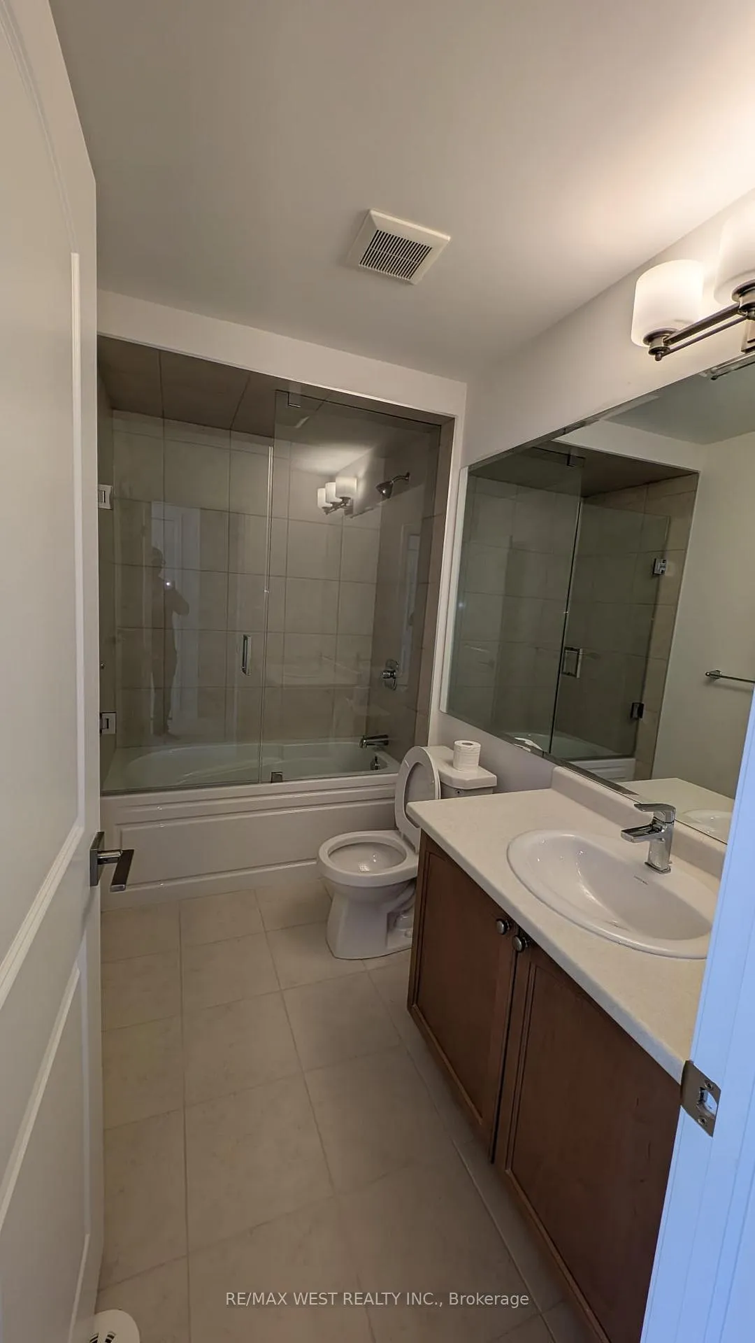 Photo 12 of Unit 30, 660 Colborne Street W, Brantford — HOMEH