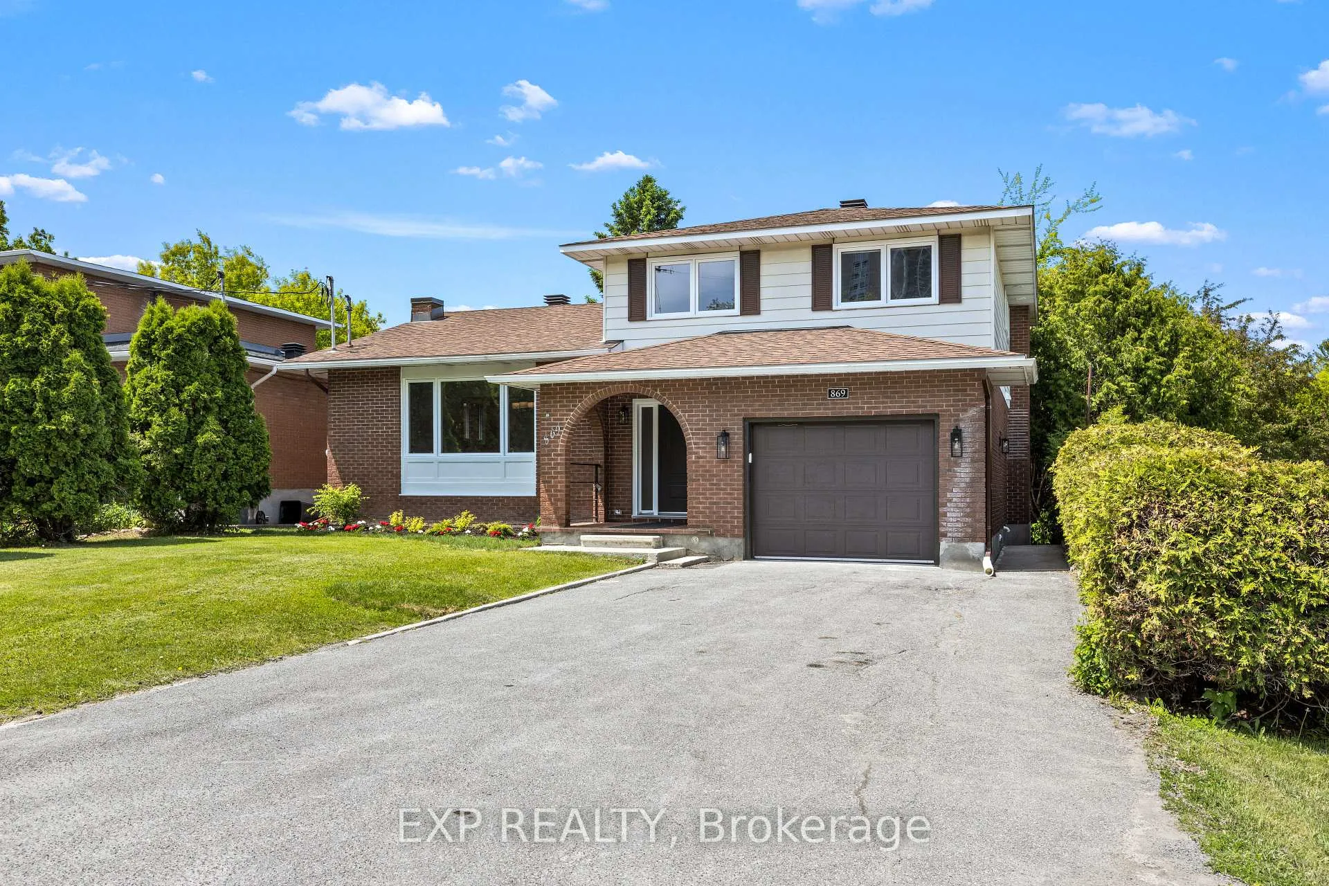 Photo 2 of 869 Maryland Avenue, Ottawa, Hogs Back — HOMEH