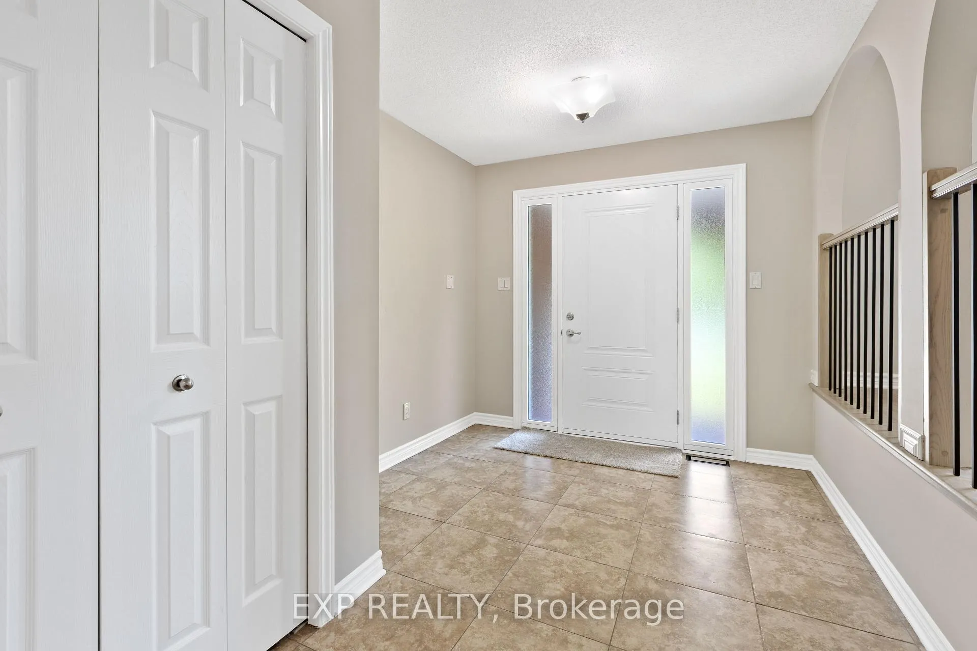 Photo 4 of 869 Maryland Avenue, Ottawa, Hogs Back — HOMEH