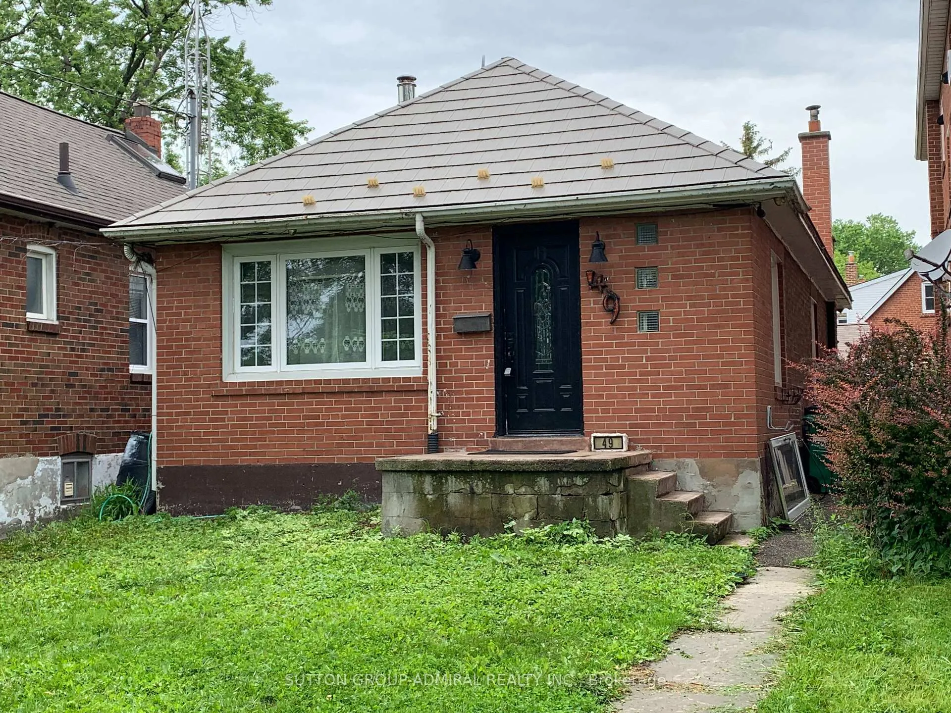 Photo 2 of 49 Arcadian Circle, Etobicoke, Long Branch — HOMEH
