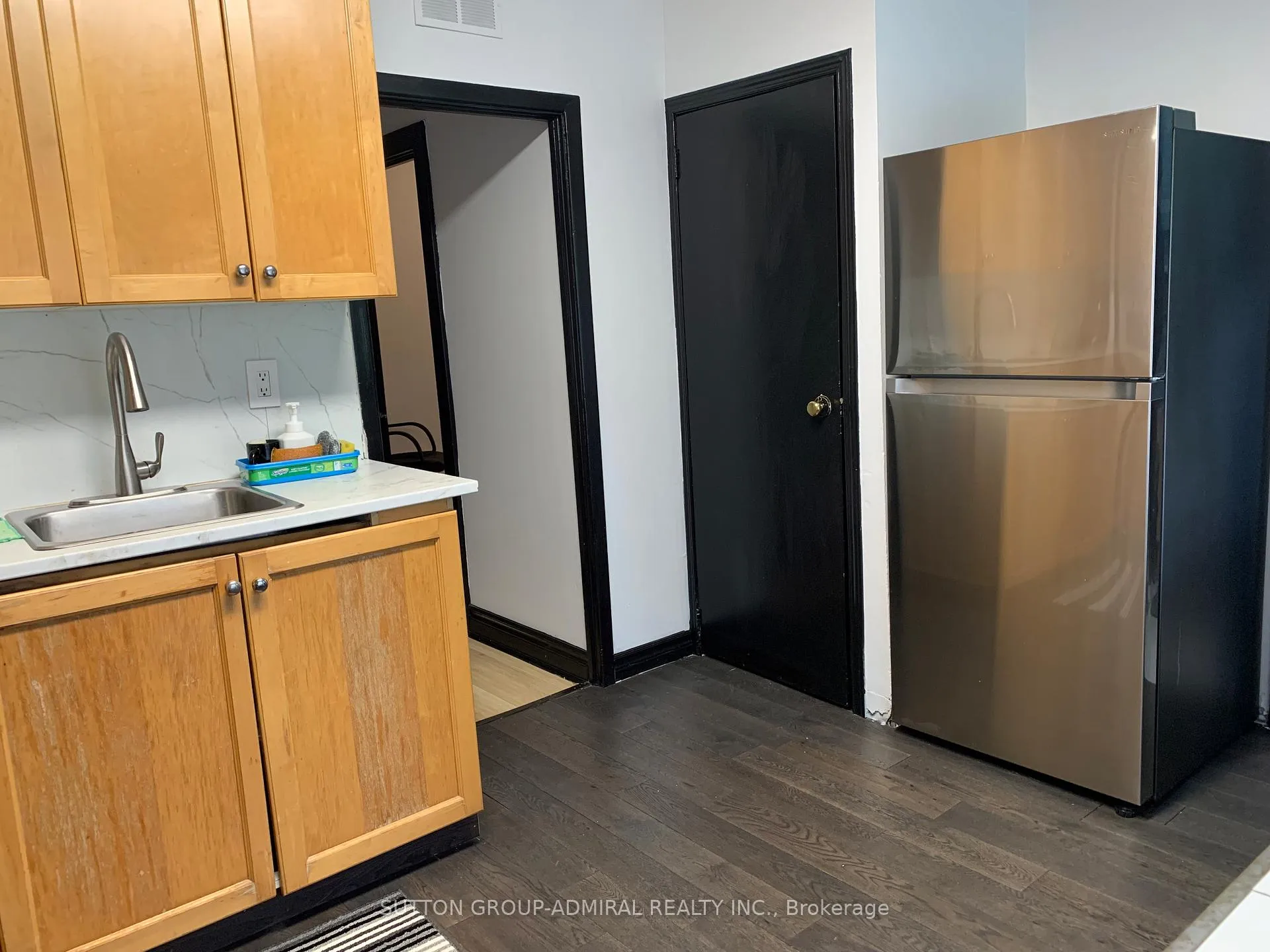 Photo 4 of 49 Arcadian Circle, Etobicoke, Long Branch — HOMEH