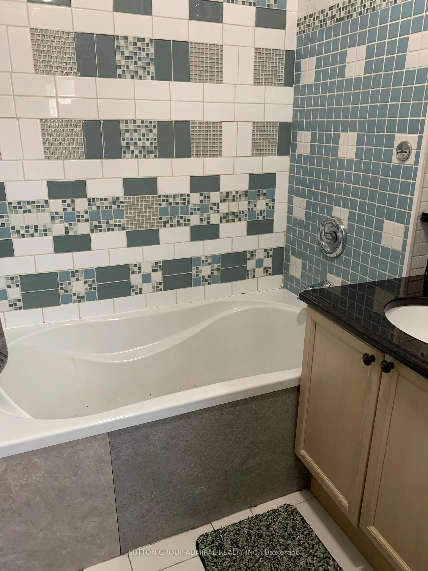 Photo 12 of 49 Arcadian Circle, Etobicoke, Long Branch — HOMEH