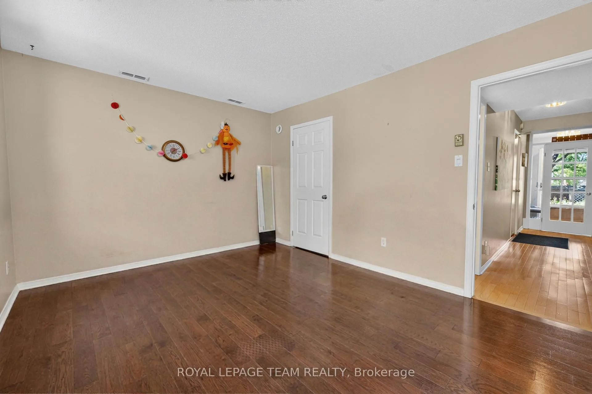 Photo 5 of 2086 Carling Avenue, Ottawa, McKellar Heights/Glabar Park — HOMEH