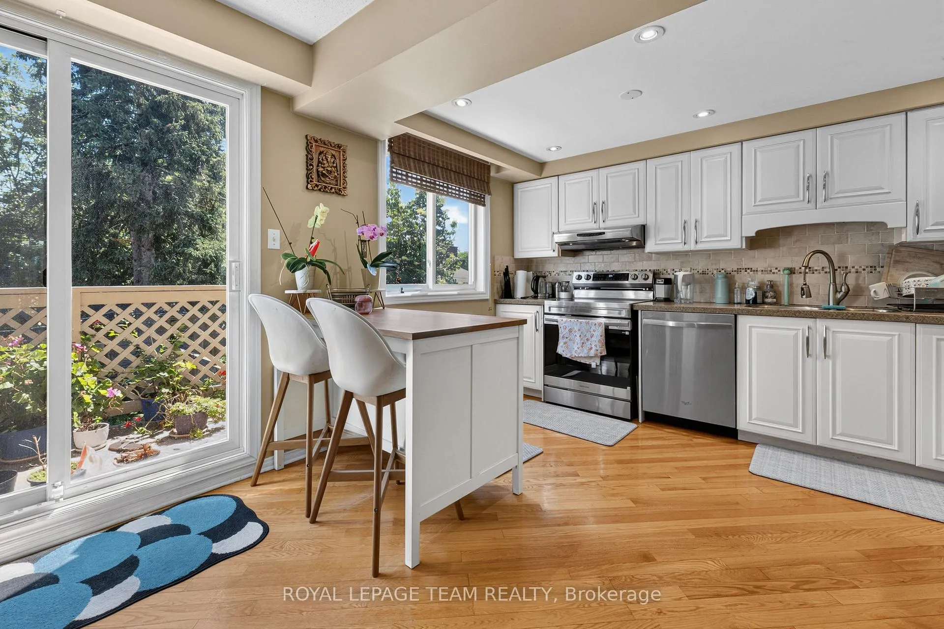 Photo 11 of 2086 Carling Avenue, Ottawa, McKellar Heights/Glabar Park — HOMEH