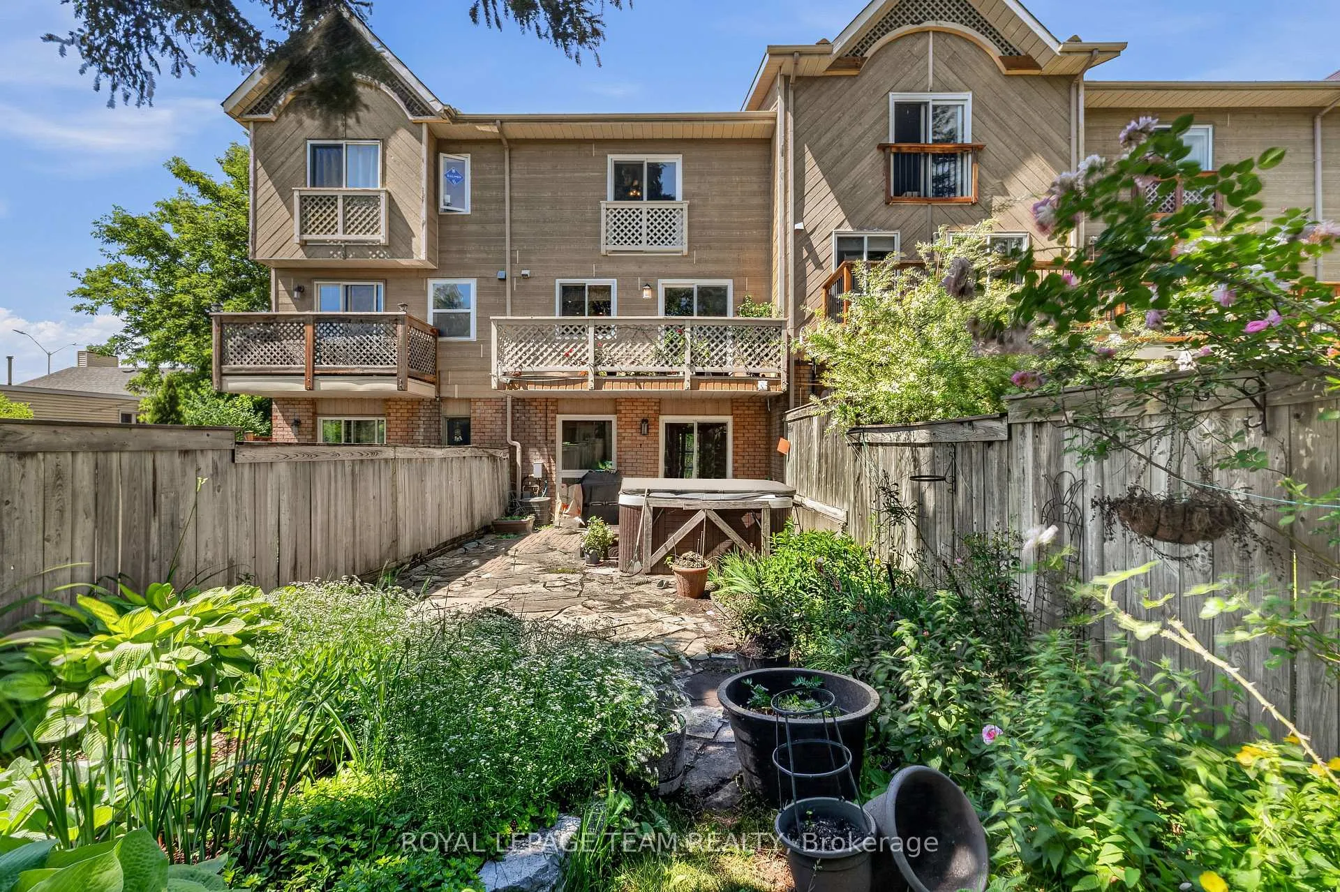 Photo 24 of 2086 Carling Avenue, Ottawa, McKellar Heights/Glabar Park — HOMEH
