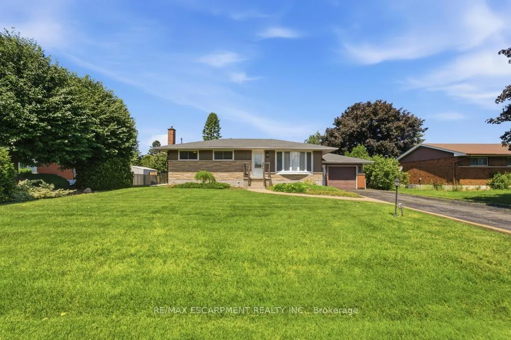 Photo 2 of 41 Oriole Crescent, Grimsby, Grimsby West — HOMEH