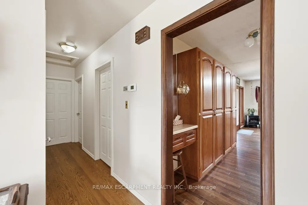 Photo 5 of 41 Oriole Crescent, Grimsby, Grimsby West — HOMEH