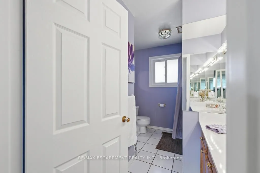 Photo 12 of 41 Oriole Crescent, Grimsby, Grimsby West — HOMEH