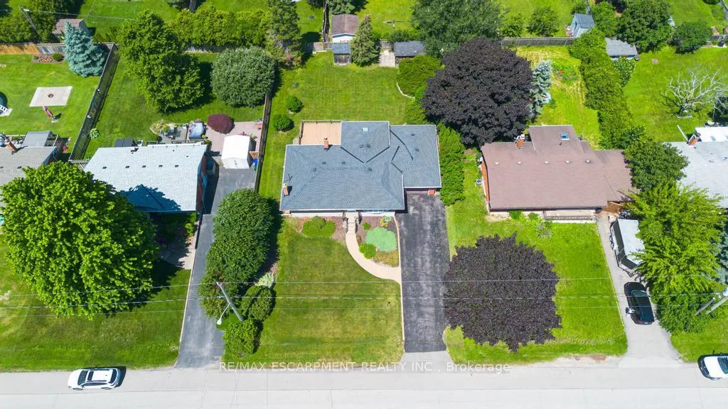Photo 22 of 41 Oriole Crescent, Grimsby, Grimsby West — HOMEH