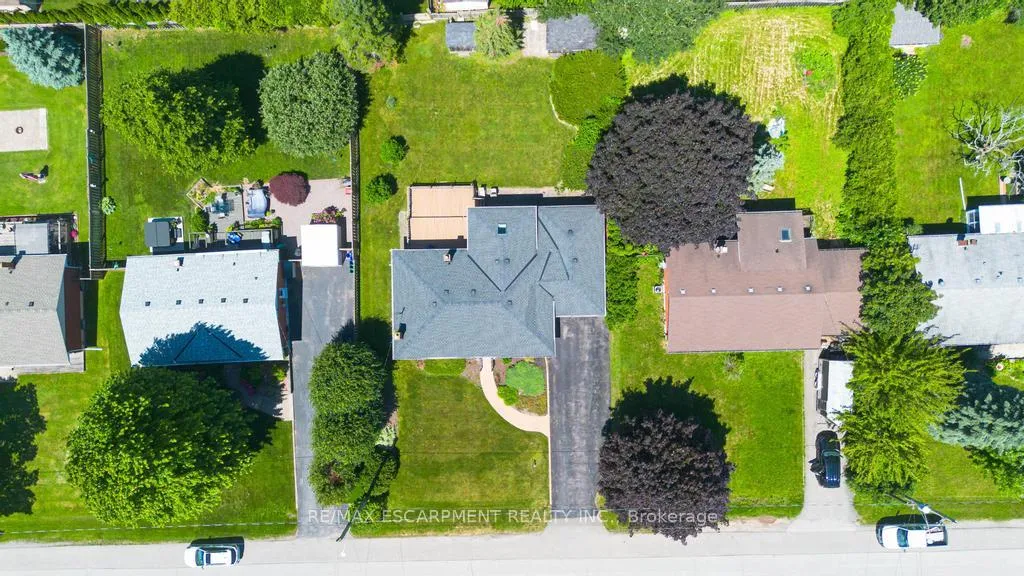 Photo 23 of 41 Oriole Crescent, Grimsby, Grimsby West — HOMEH
