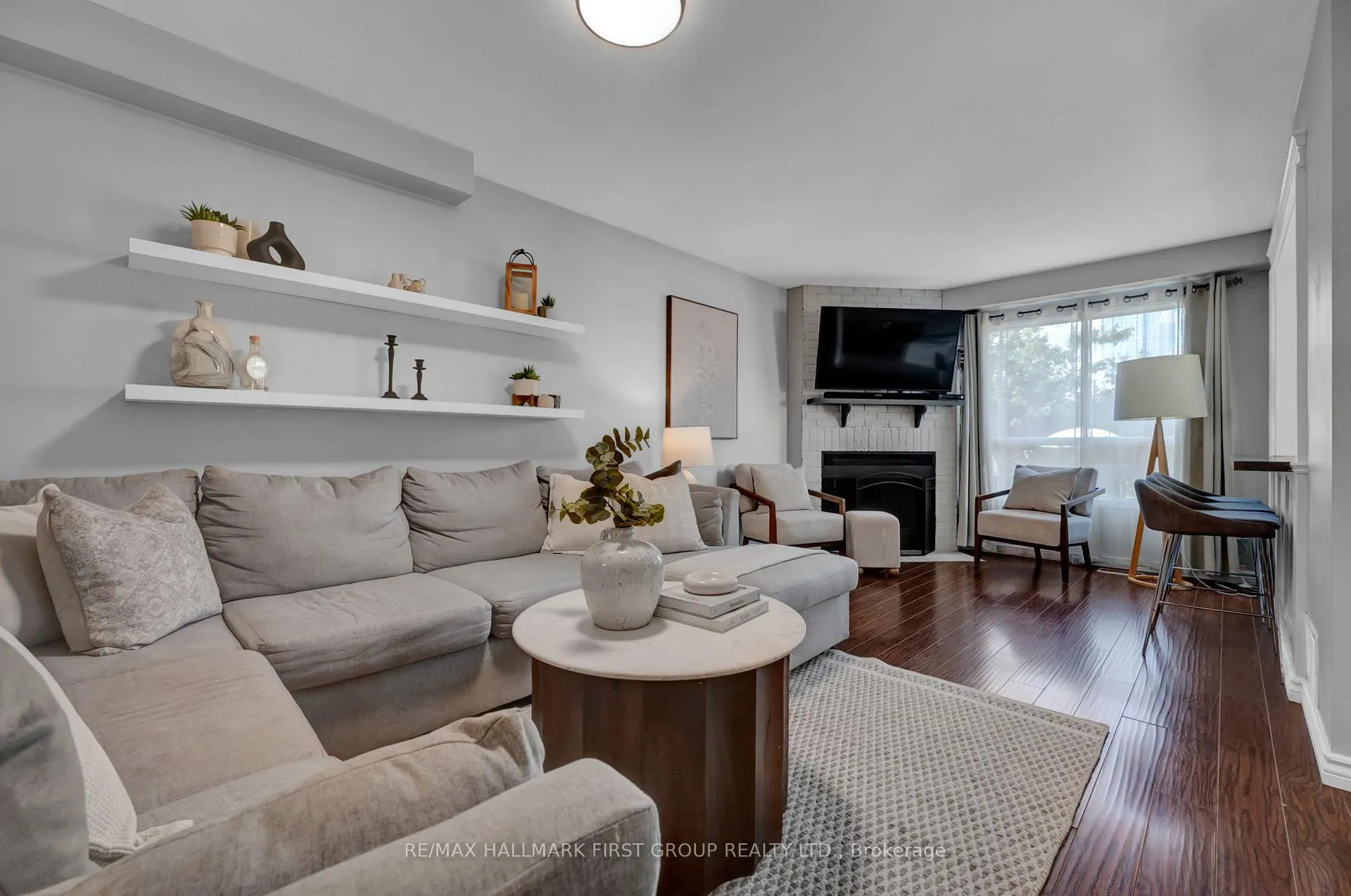 Photo 3 of 66 Windham Crescent, Clarington, Courtice — HOMEH