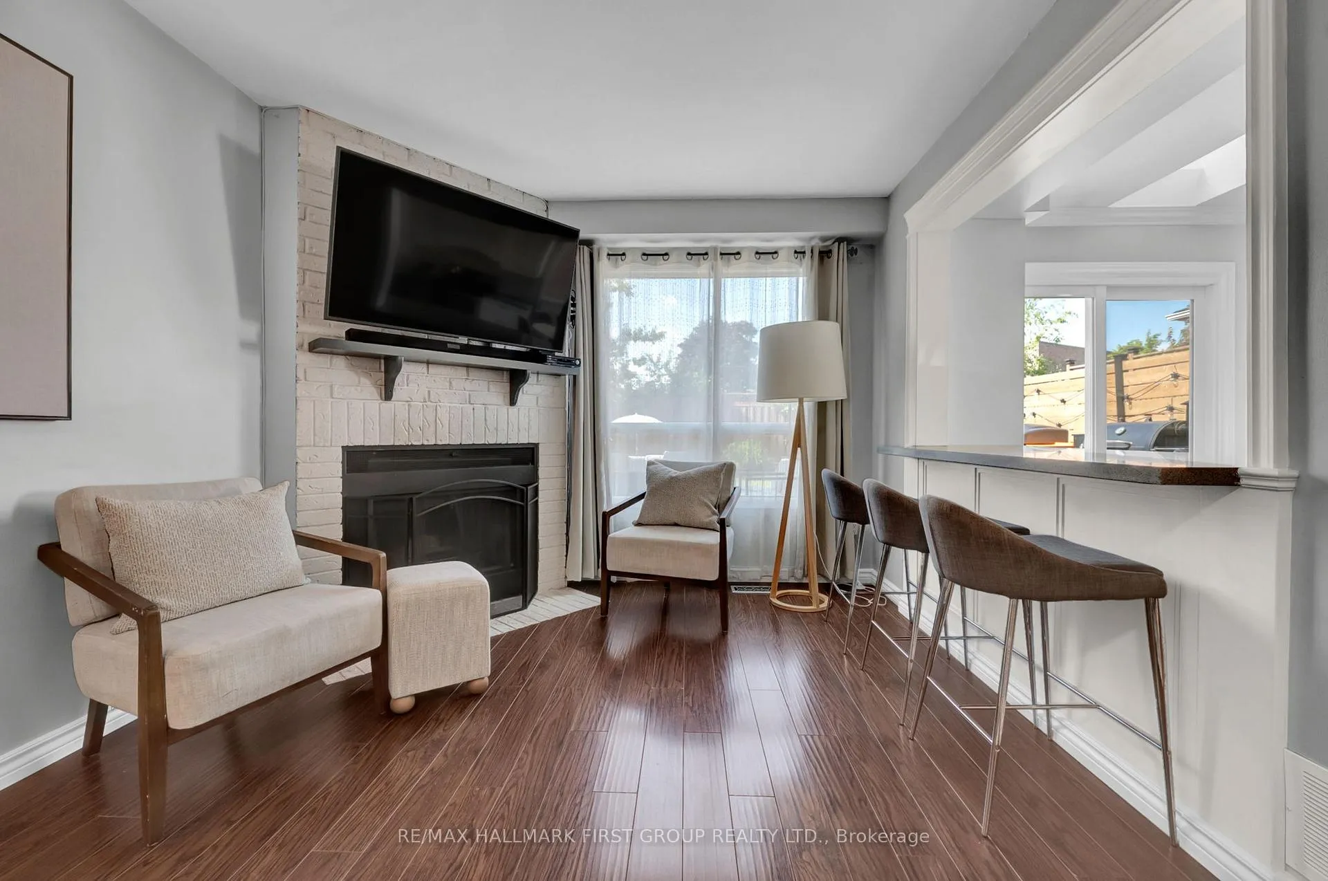 Photo 5 of 66 Windham Crescent, Clarington, Courtice — HOMEH