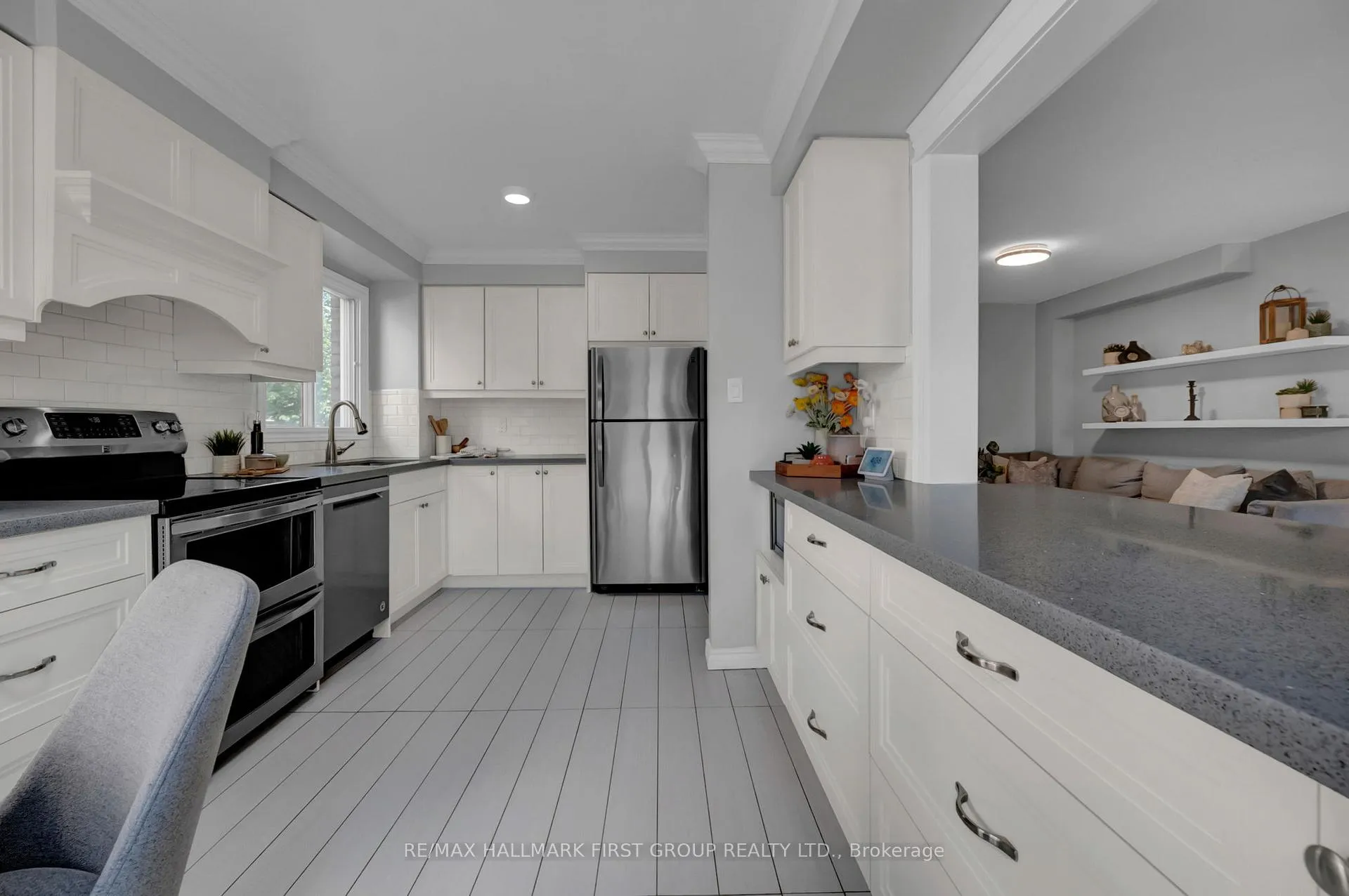 Photo 9 of 66 Windham Crescent, Clarington, Courtice — HOMEH