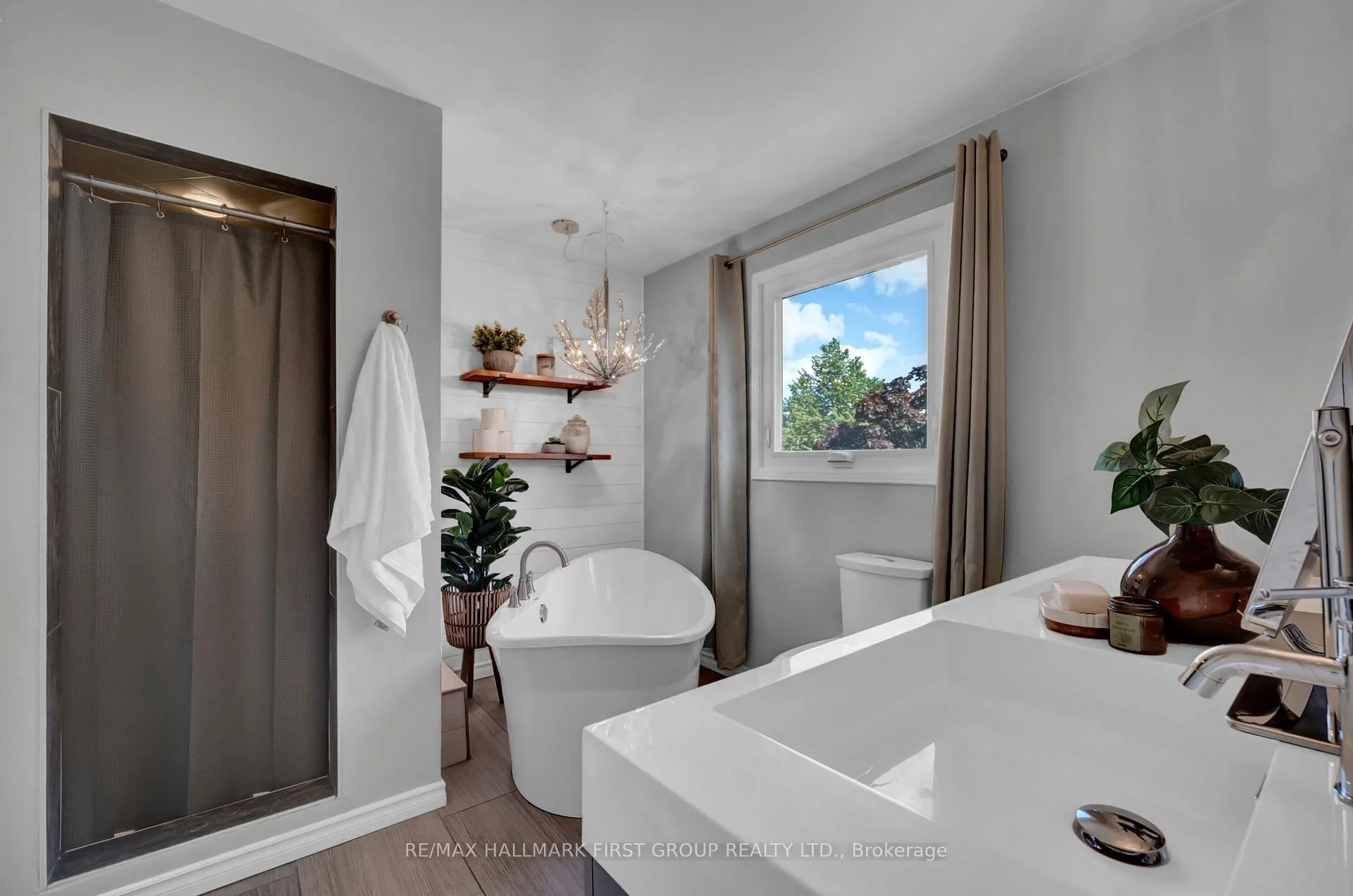 Photo 14 of 66 Windham Crescent, Clarington, Courtice — HOMEH