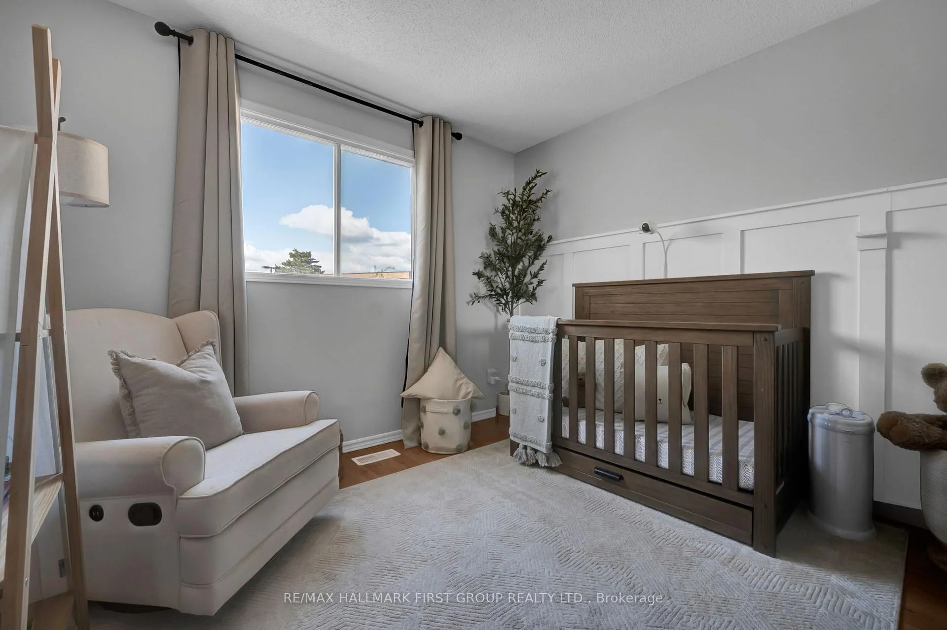 Photo 16 of 66 Windham Crescent, Clarington, Courtice — HOMEH