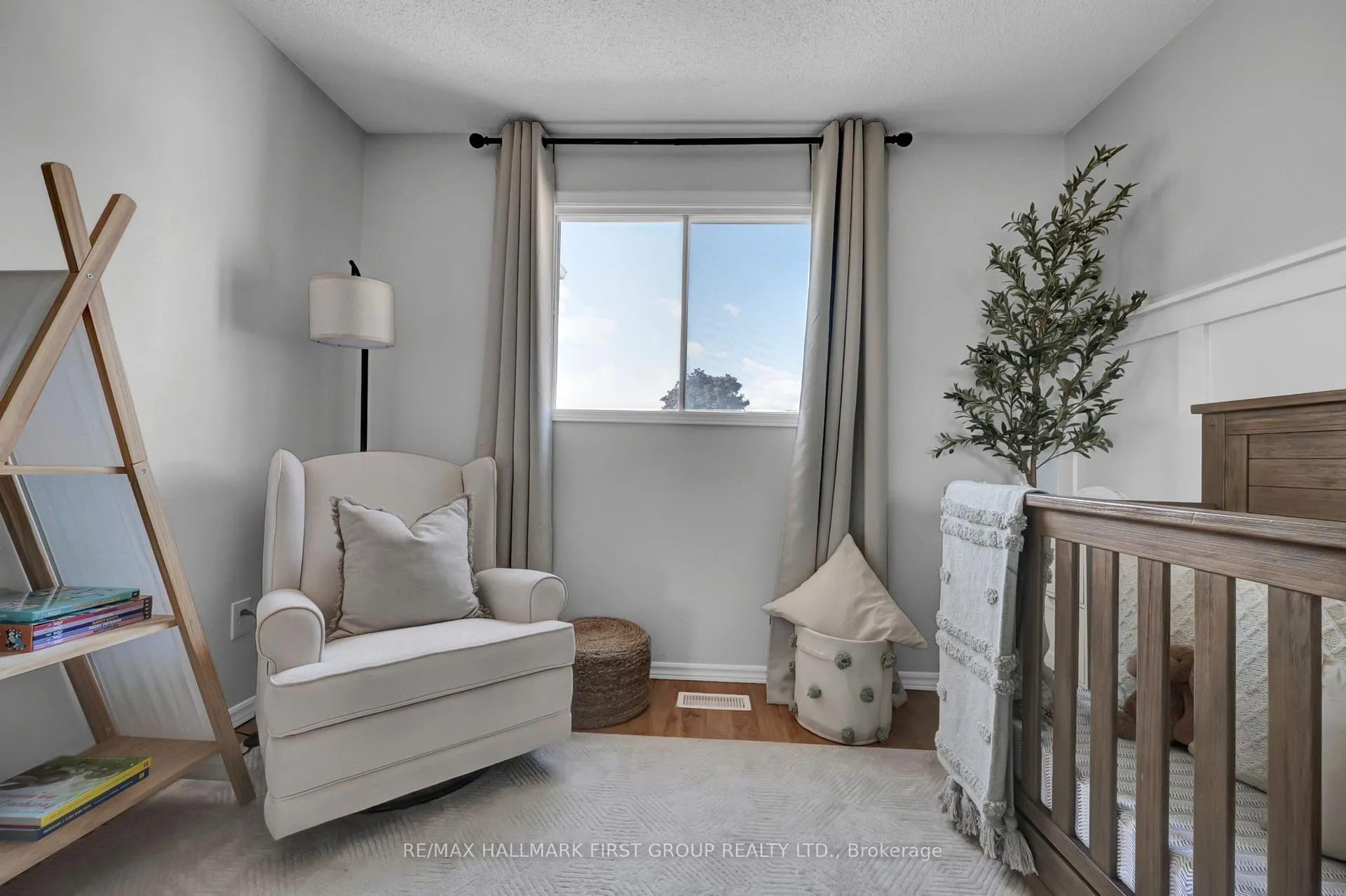Photo 18 of 66 Windham Crescent, Clarington, Courtice — HOMEH