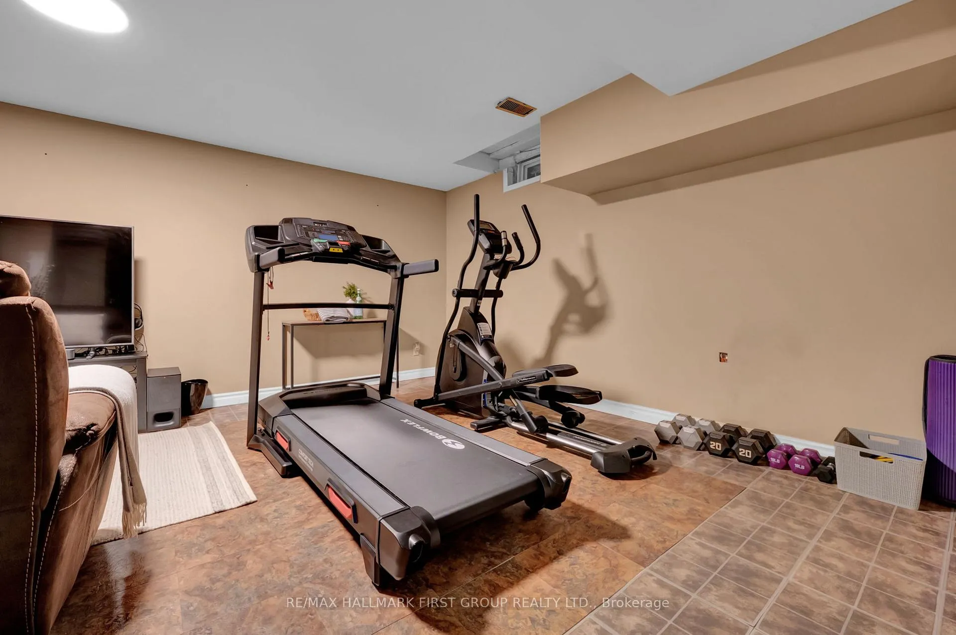 Photo 22 of 66 Windham Crescent, Clarington, Courtice — HOMEH