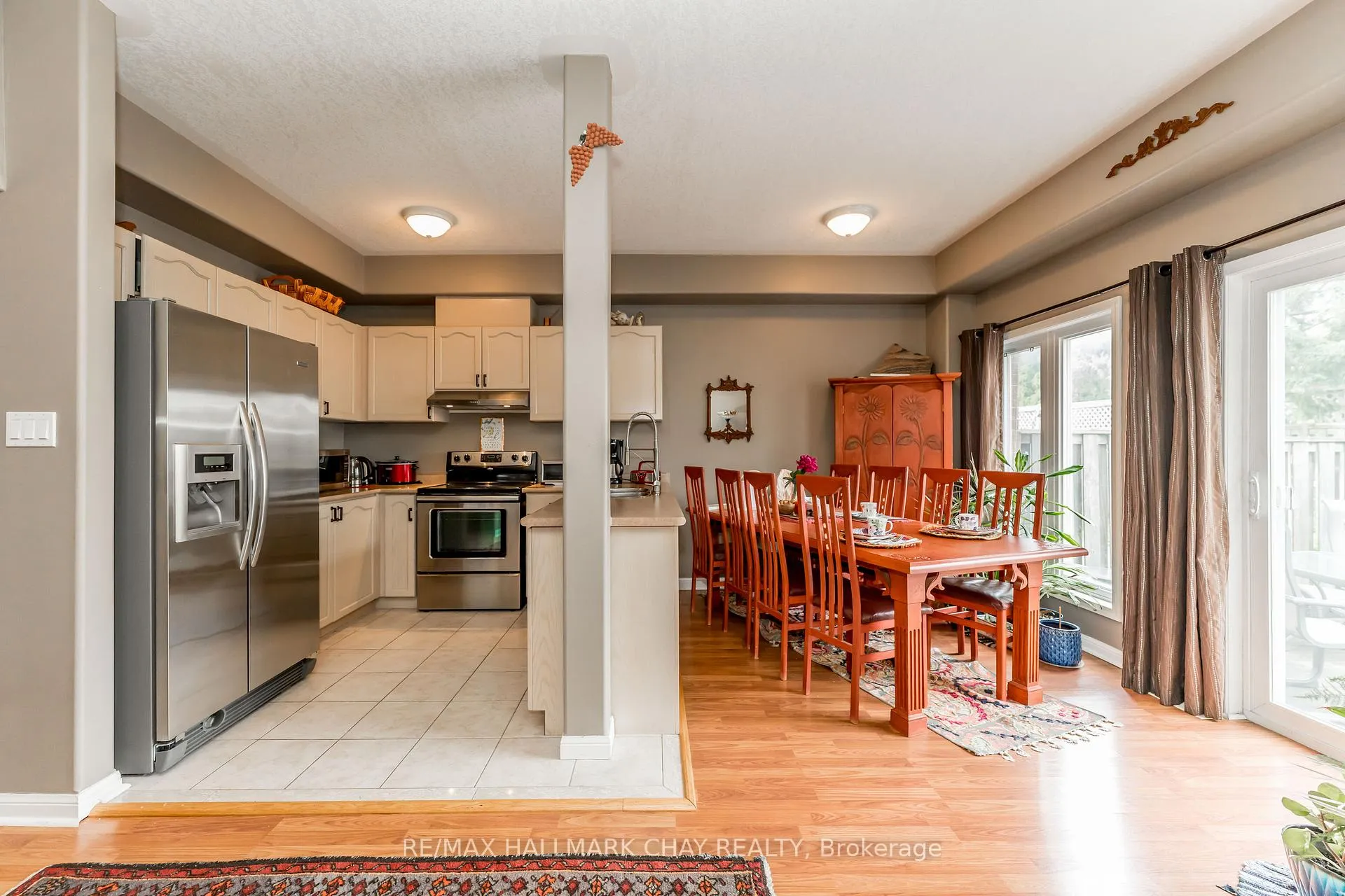 Photo 6 of Unit 9, 488 Yonge Street, Barrie, Painswick North — HOMEH