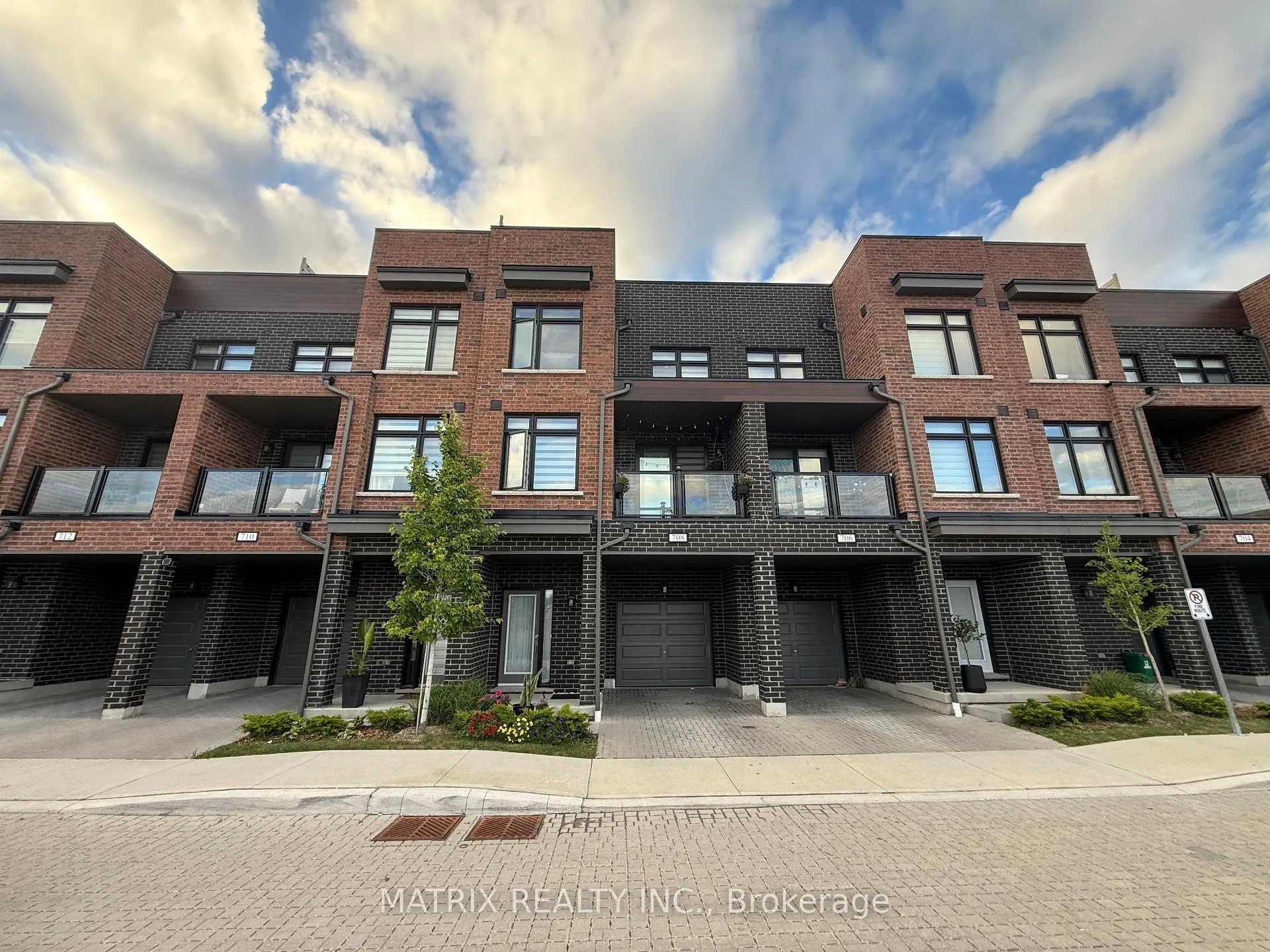 Photo 2 of Unit 708, 1865 Pickering Parkway, Pickering, Village East — HOMEH