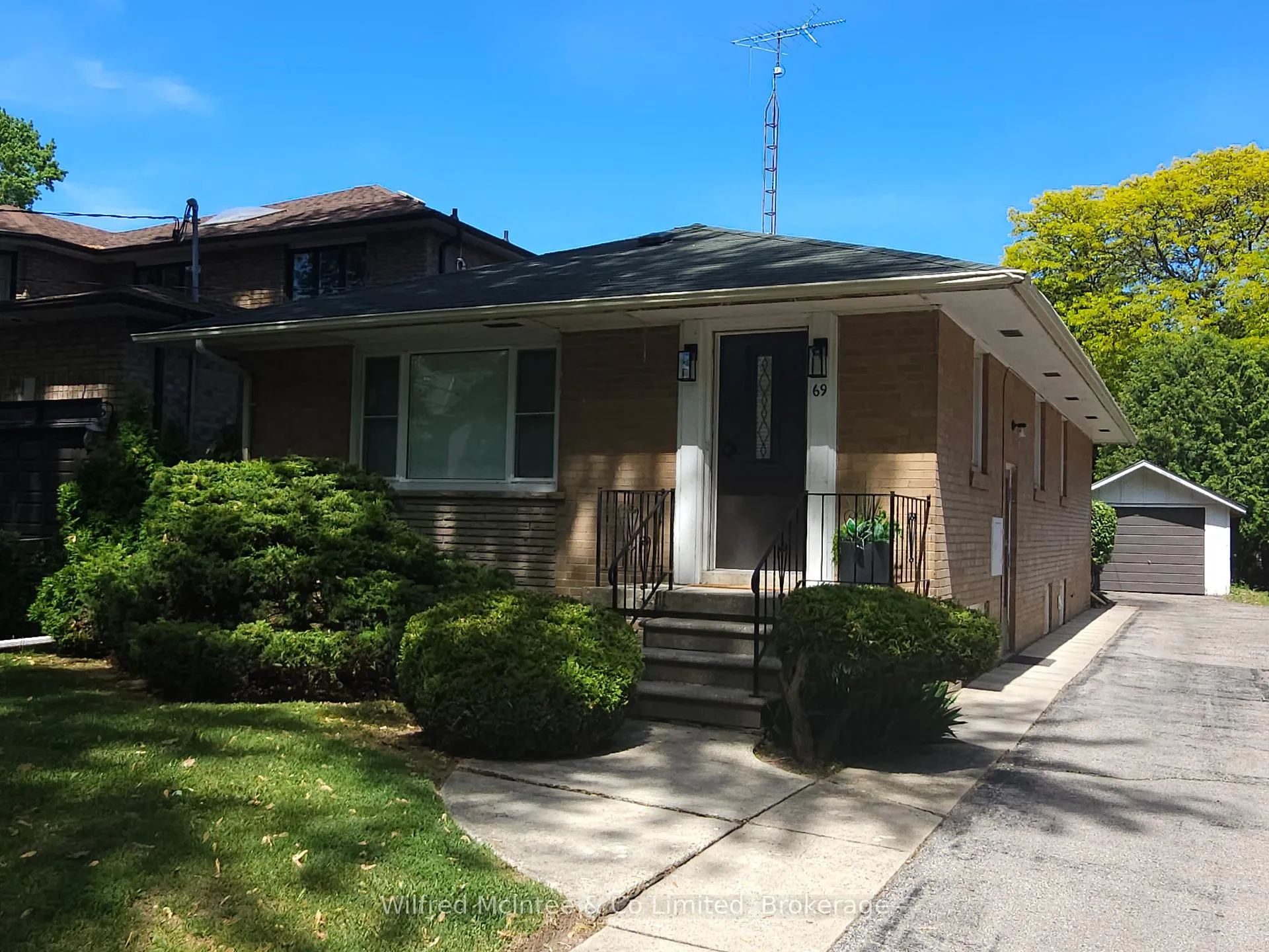 Photo of 69 Haliburton Avenue