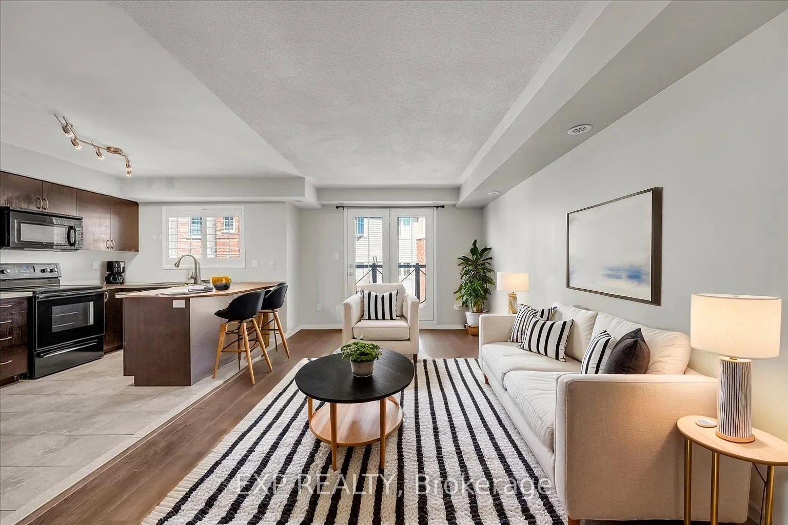 Photo 2 of Unit 9, 2557 Sixth Line, Oakville, River Oaks — HOMEH