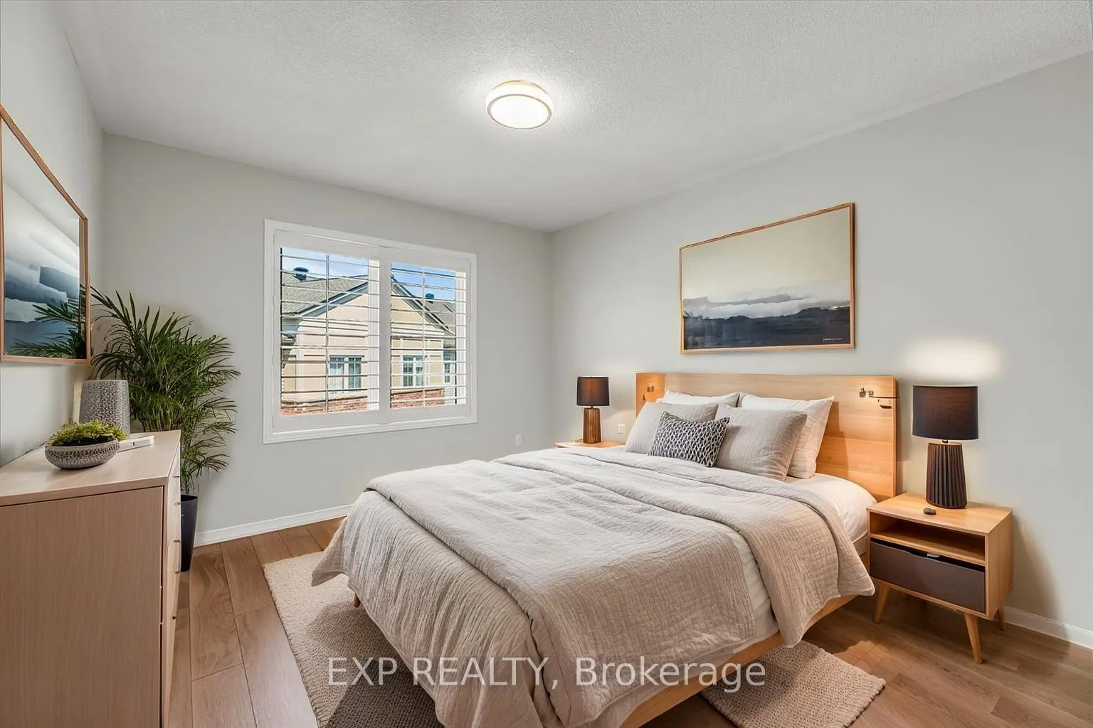 Photo 4 of Unit 9, 2557 Sixth Line, Oakville, River Oaks — HOMEH
