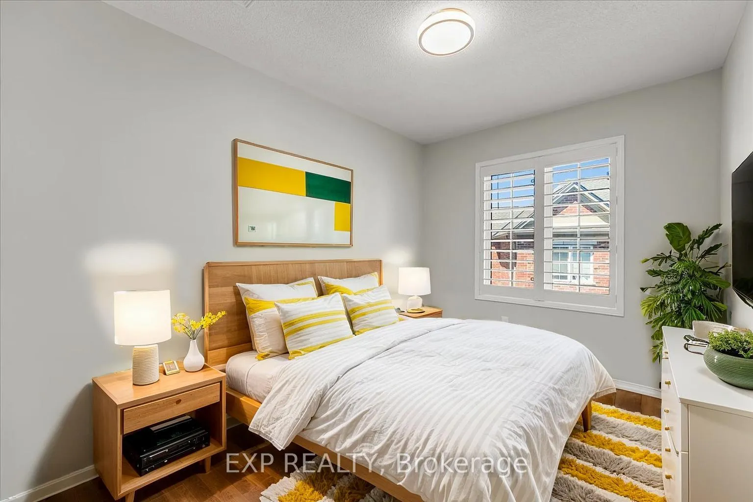Photo 5 of Unit 9, 2557 Sixth Line, Oakville, River Oaks — HOMEH