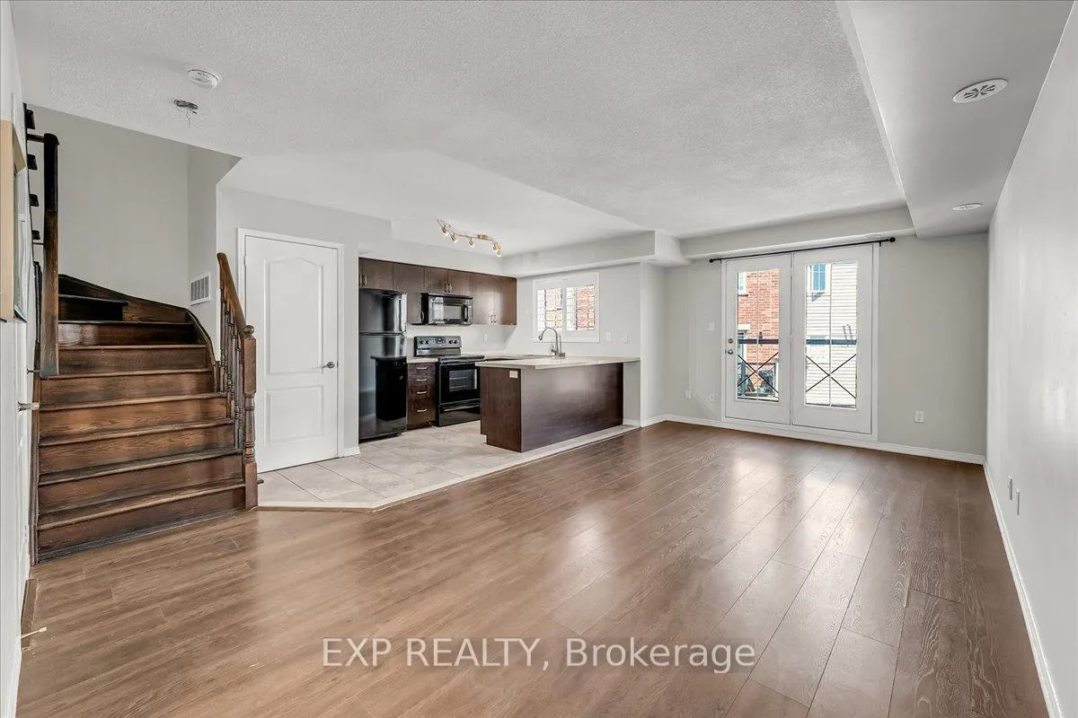 Photo 7 of Unit 9, 2557 Sixth Line, Oakville, River Oaks — HOMEH