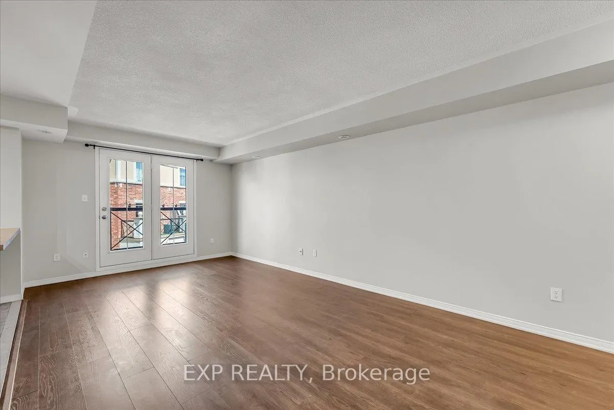 Photo 9 of Unit 9, 2557 Sixth Line, Oakville, River Oaks — HOMEH