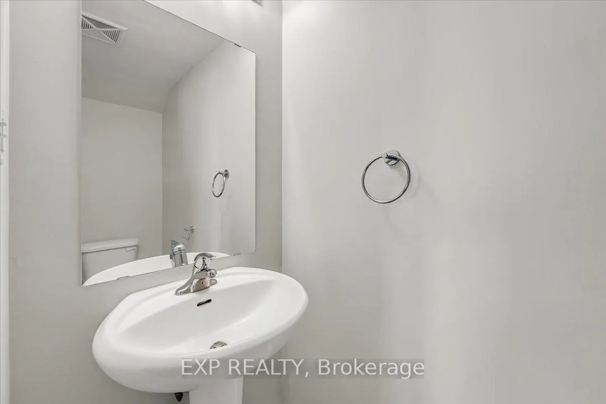 Photo 21 of Unit 9, 2557 Sixth Line, Oakville, River Oaks — HOMEH