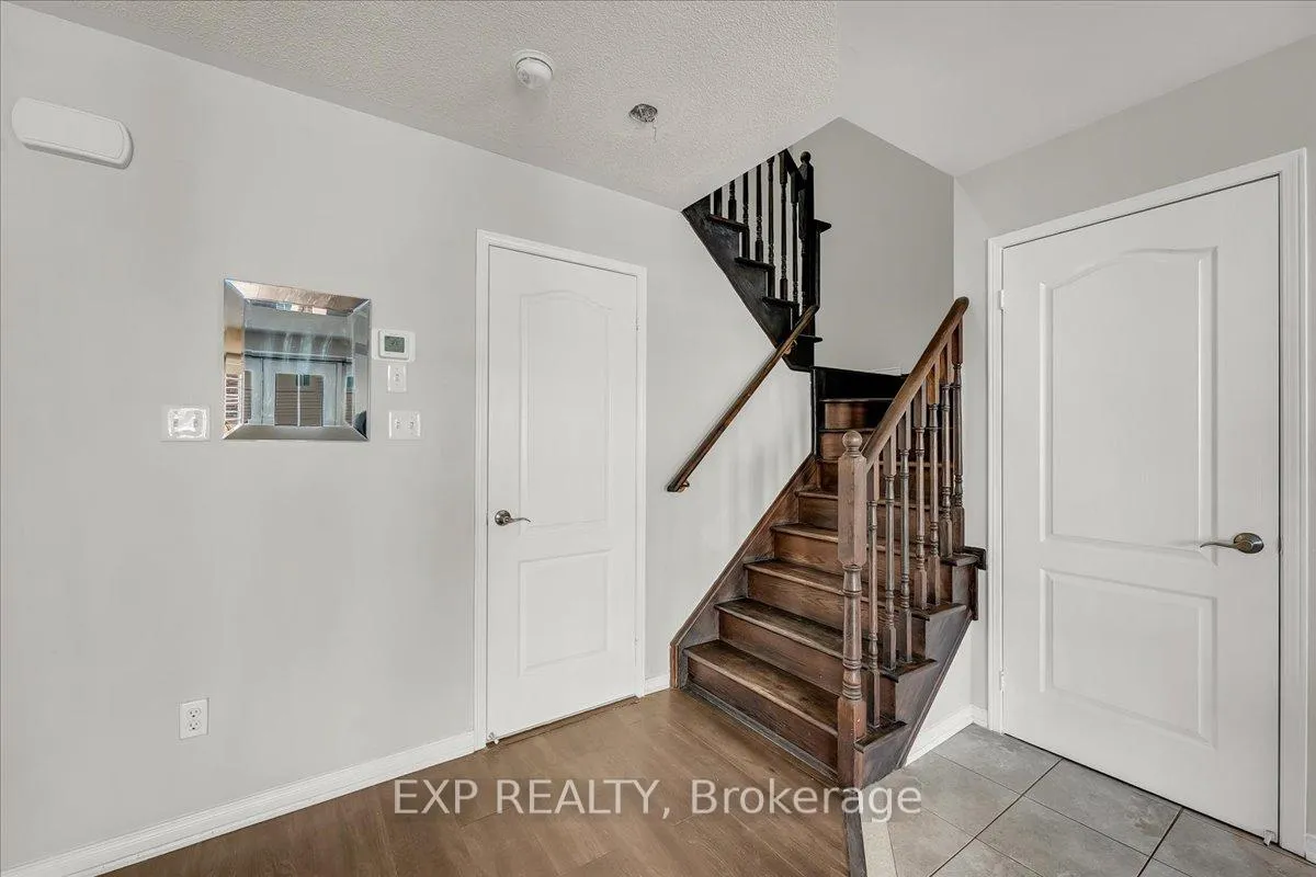 Photo 22 of Unit 9, 2557 Sixth Line, Oakville, River Oaks — HOMEH