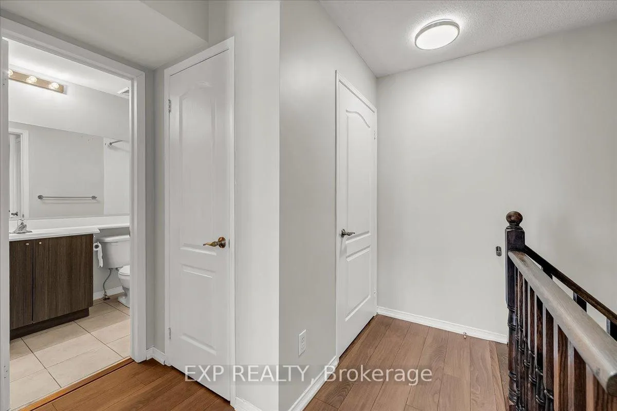 Photo 24 of Unit 9, 2557 Sixth Line, Oakville, River Oaks — HOMEH