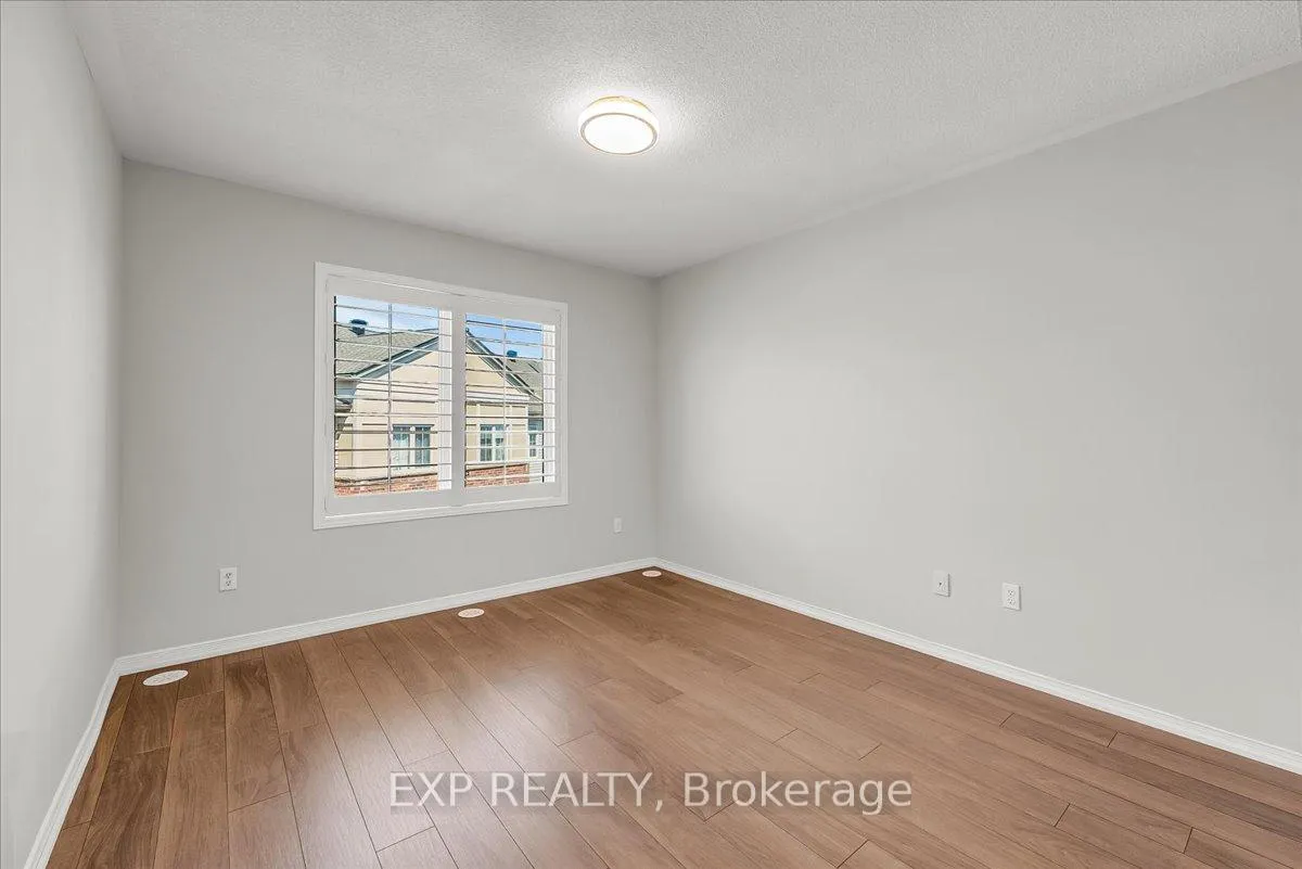 Photo 25 of Unit 9, 2557 Sixth Line, Oakville, River Oaks — HOMEH