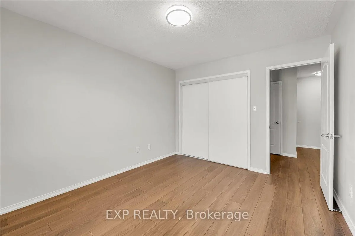 Photo 26 of Unit 9, 2557 Sixth Line, Oakville, River Oaks — HOMEH