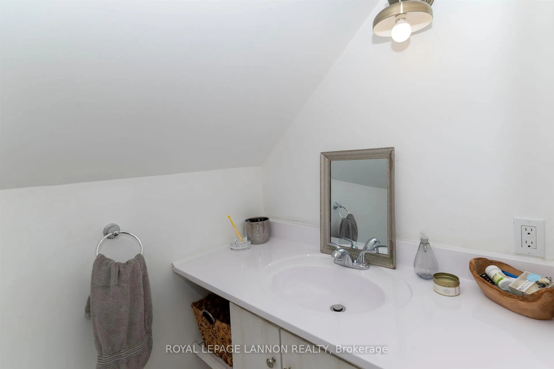 Photo 17 of 79 Vera Avenue, Thunder Bay, Shuniah — HOMEH