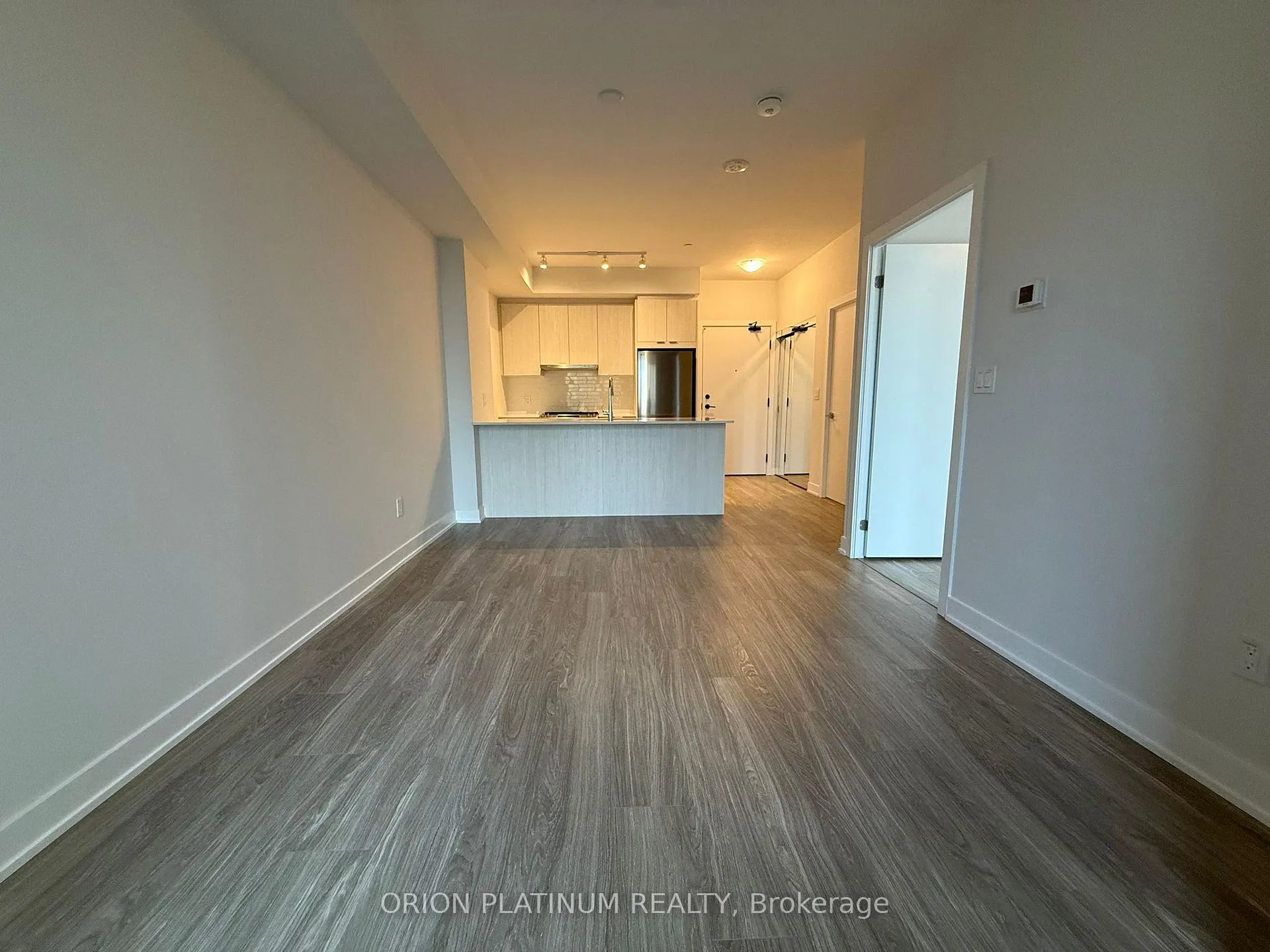 Photo 2 of Unit 904, 430 Square One Drive, Mississauga, City Centre — HOMEH