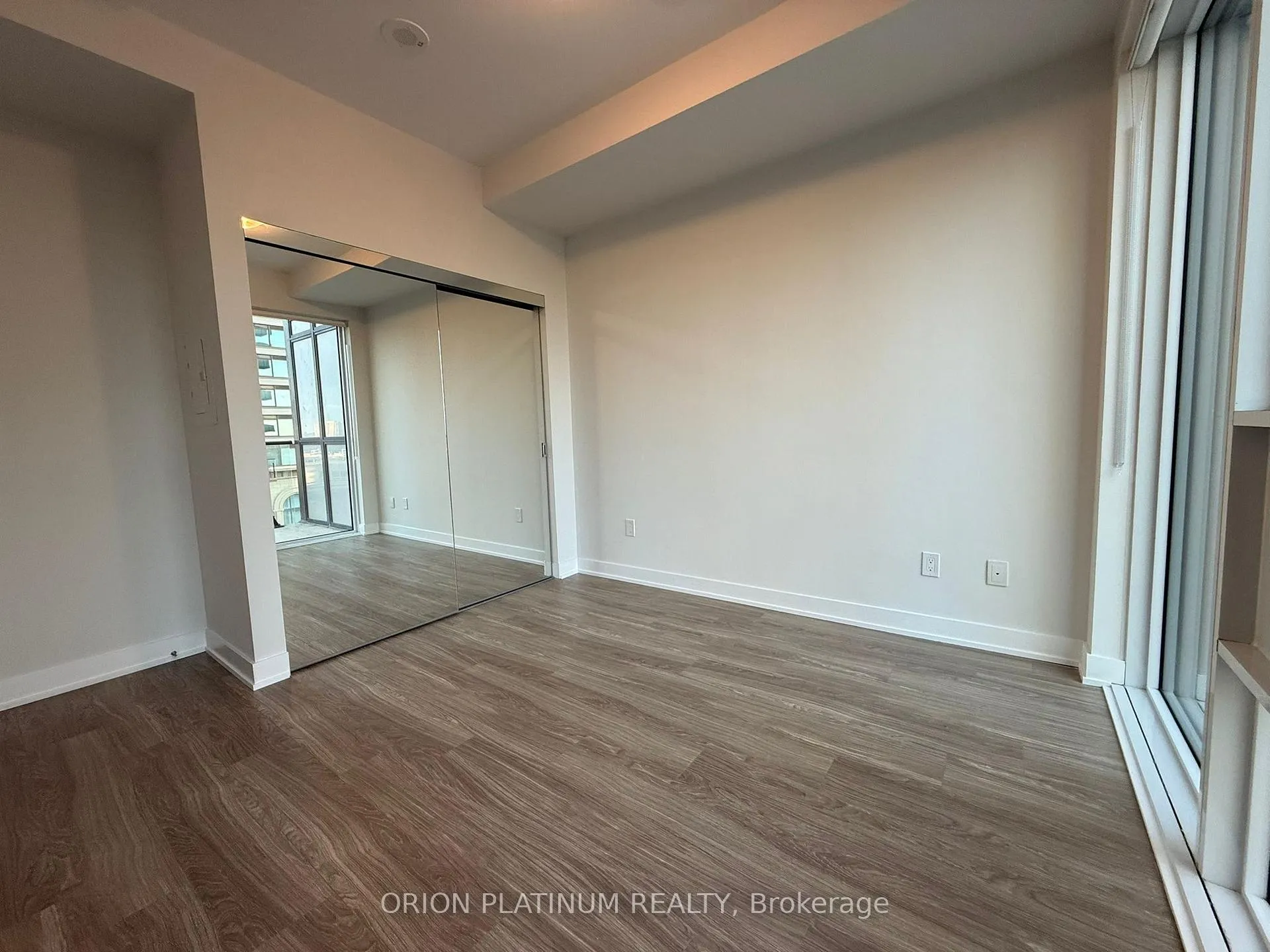 Photo 6 of Unit 904, 430 Square One Drive, Mississauga, City Centre — HOMEH