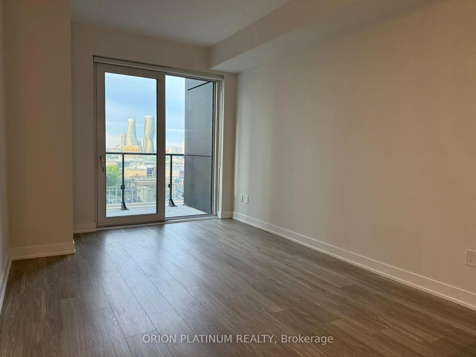 Photo 7 of Unit 904, 430 Square One Drive, Mississauga, City Centre — HOMEH