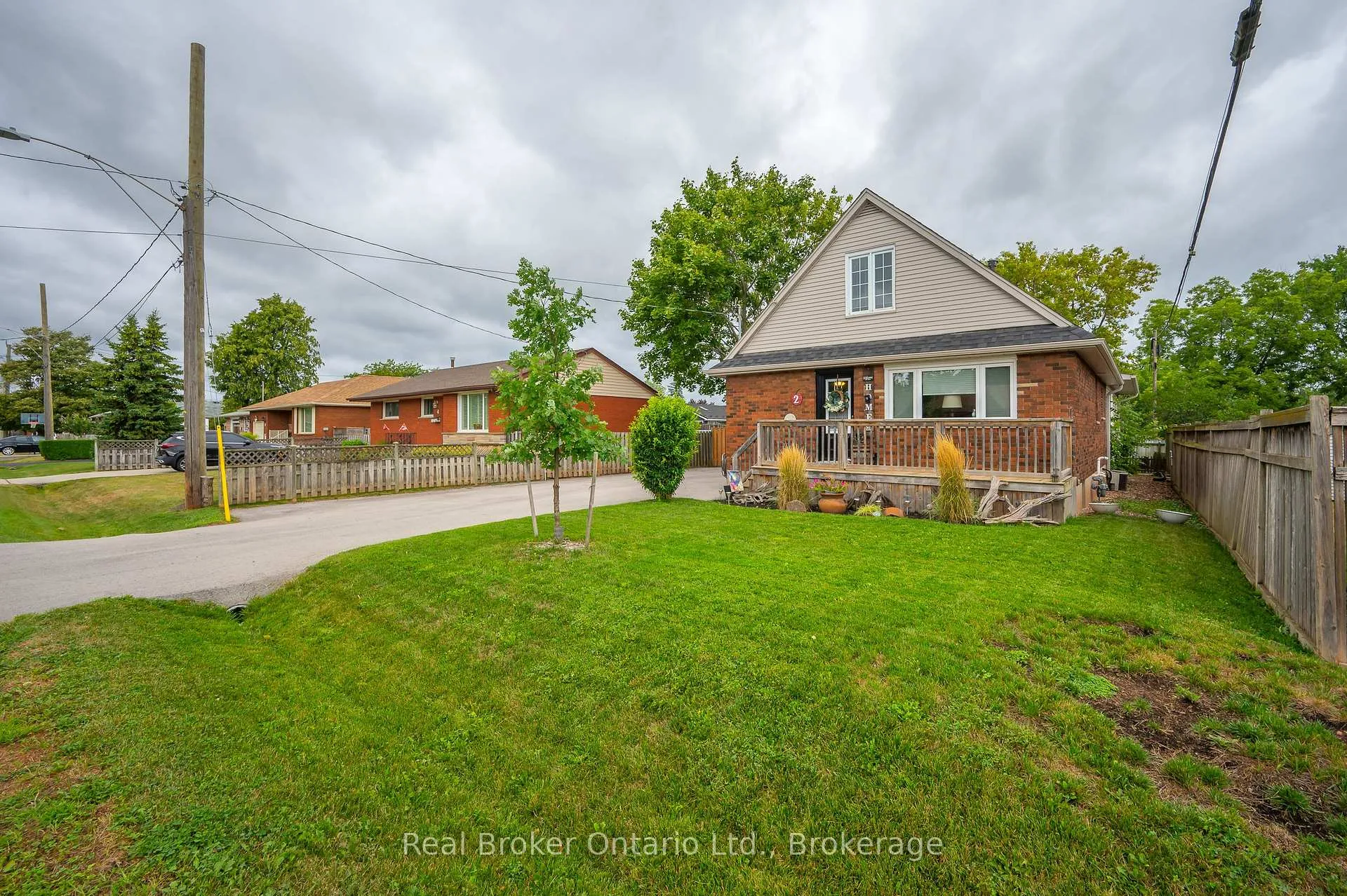 Photo 5 of 2 Cherry Avenue, Grimsby, Grimsby Beach — HOMEH