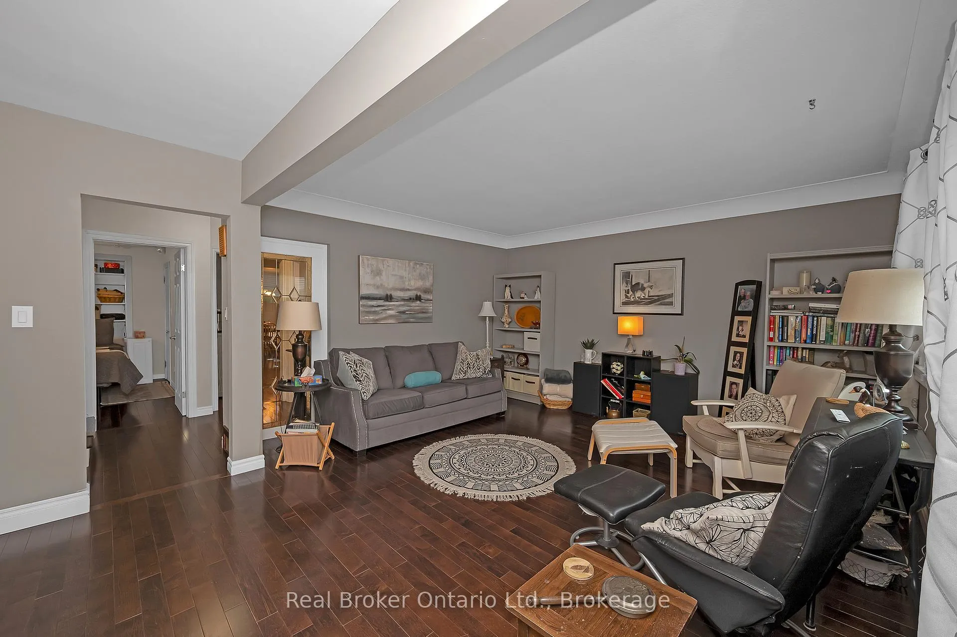 Photo 9 of 2 Cherry Avenue, Grimsby, Grimsby Beach — HOMEH