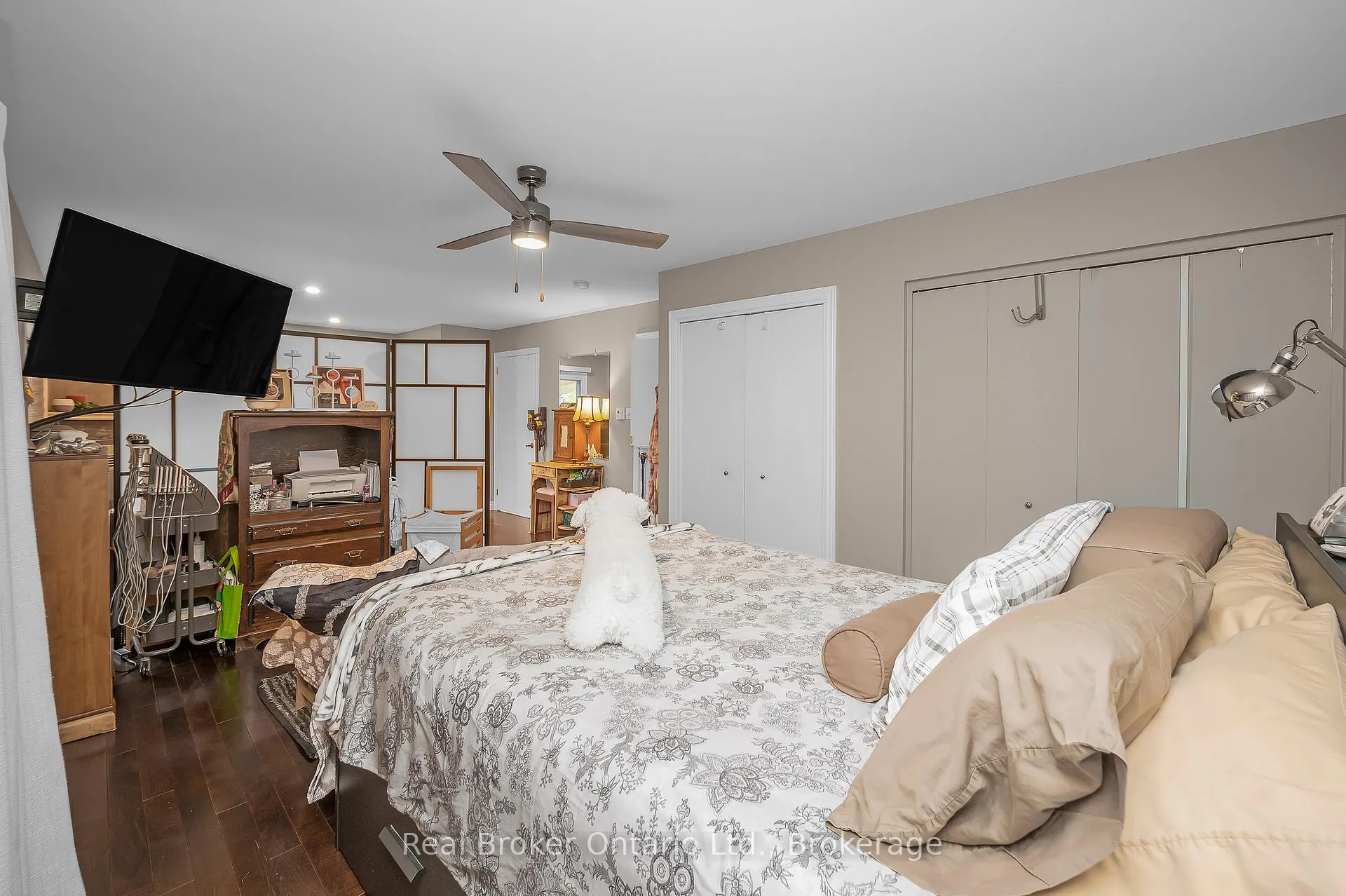 Photo 25 of 2 Cherry Avenue, Grimsby, Grimsby Beach — HOMEH