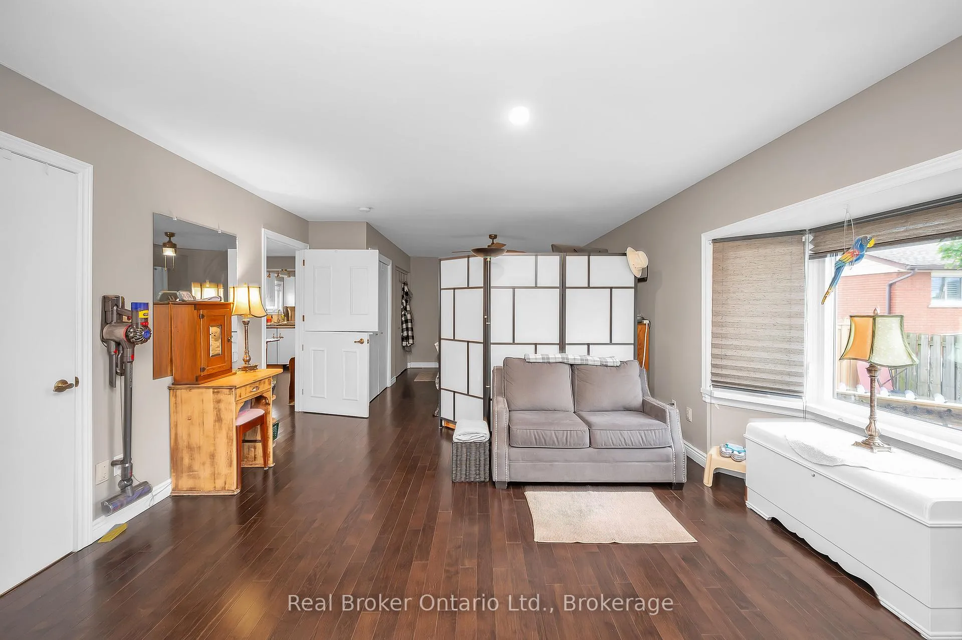Photo 26 of 2 Cherry Avenue, Grimsby, Grimsby Beach — HOMEH