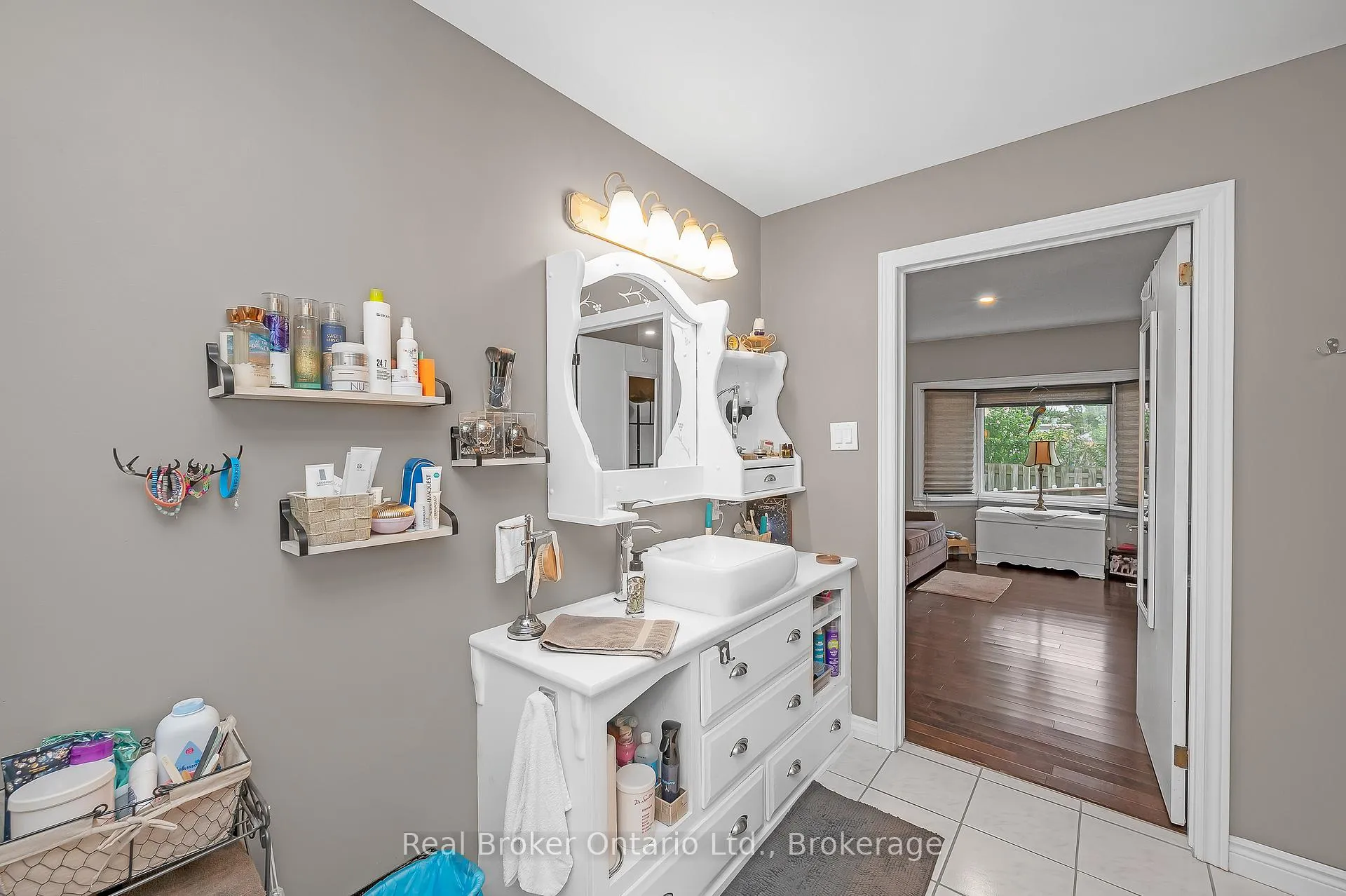Photo 28 of 2 Cherry Avenue, Grimsby, Grimsby Beach — HOMEH