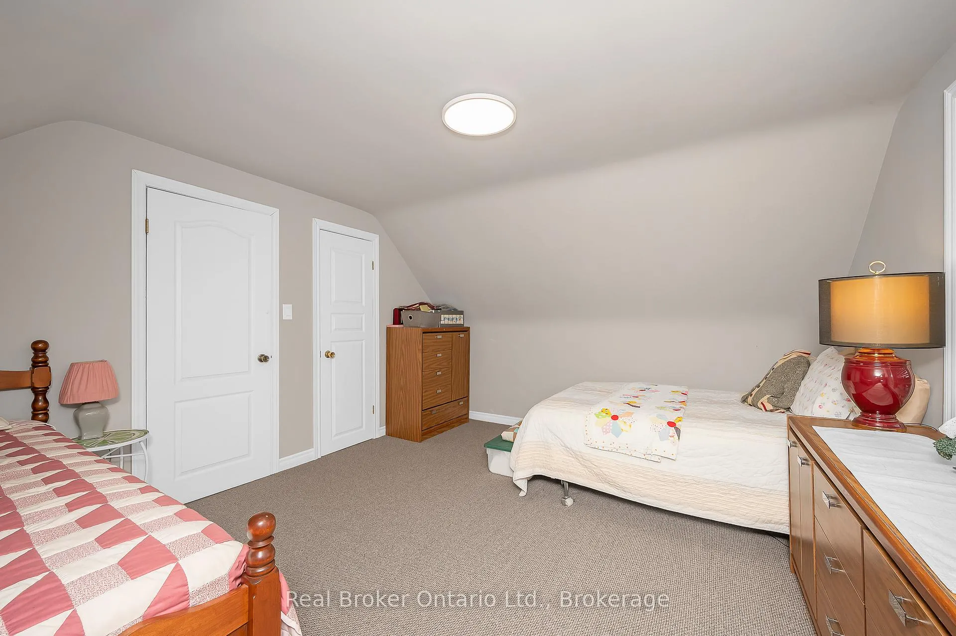Photo 31 of 2 Cherry Avenue, Grimsby, Grimsby Beach — HOMEH