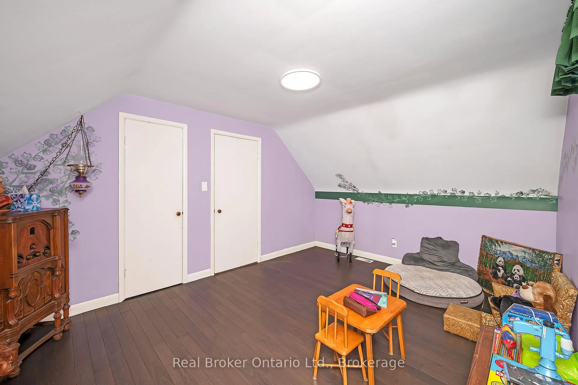 Photo 33 of 2 Cherry Avenue, Grimsby, Grimsby Beach — HOMEH