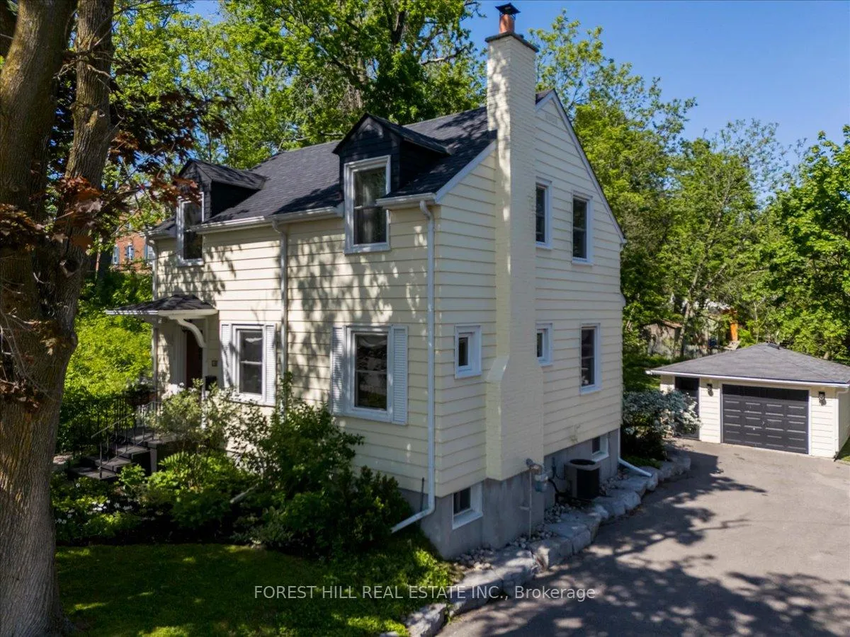 Photo 1 of 131 Toronto Street, Barrie, Queen's Park — HOMEH