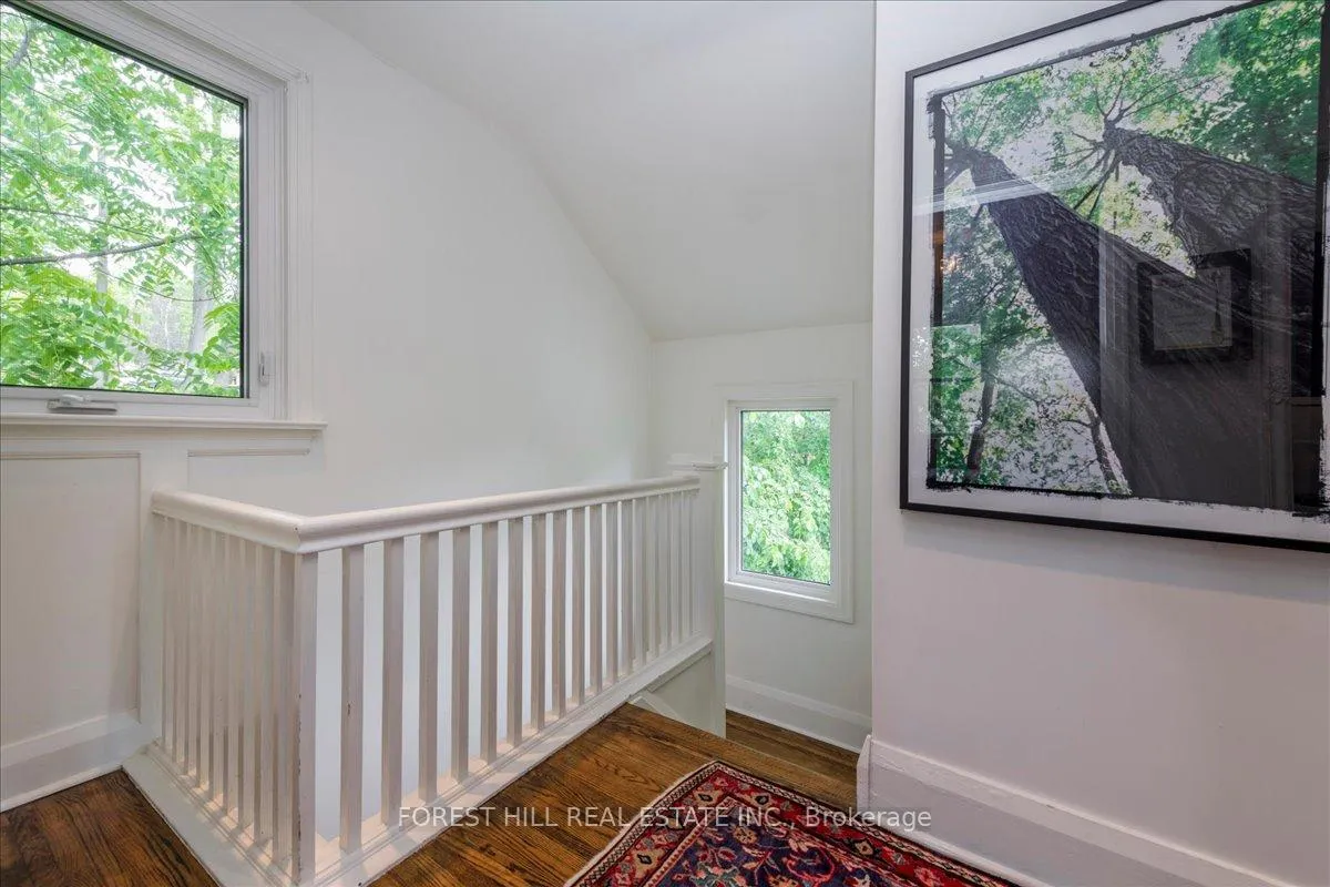Photo 11 of 131 Toronto Street, Barrie, Queen's Park — HOMEH